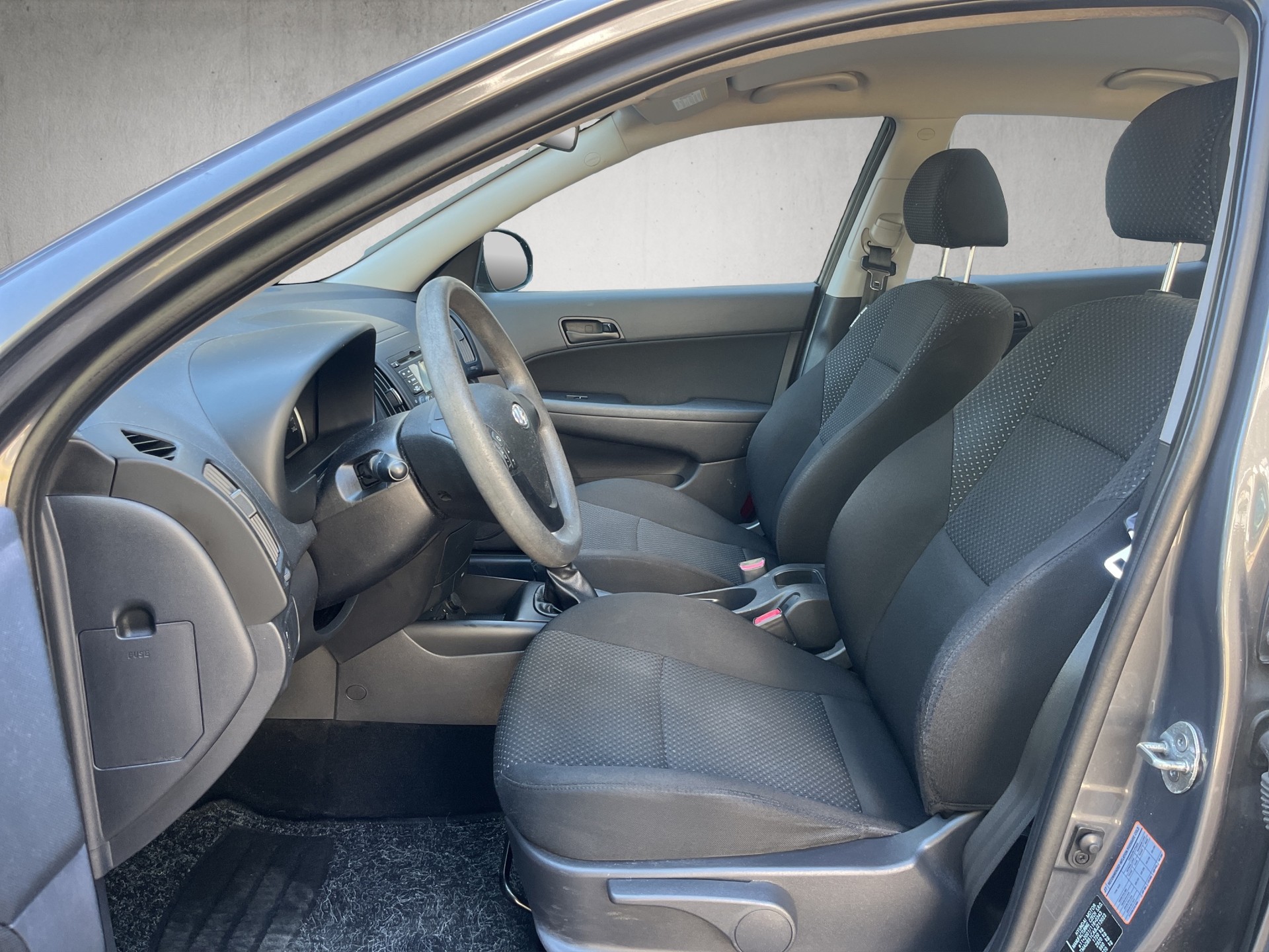 HYUNDAI i30 1.4 Comfort-image-9