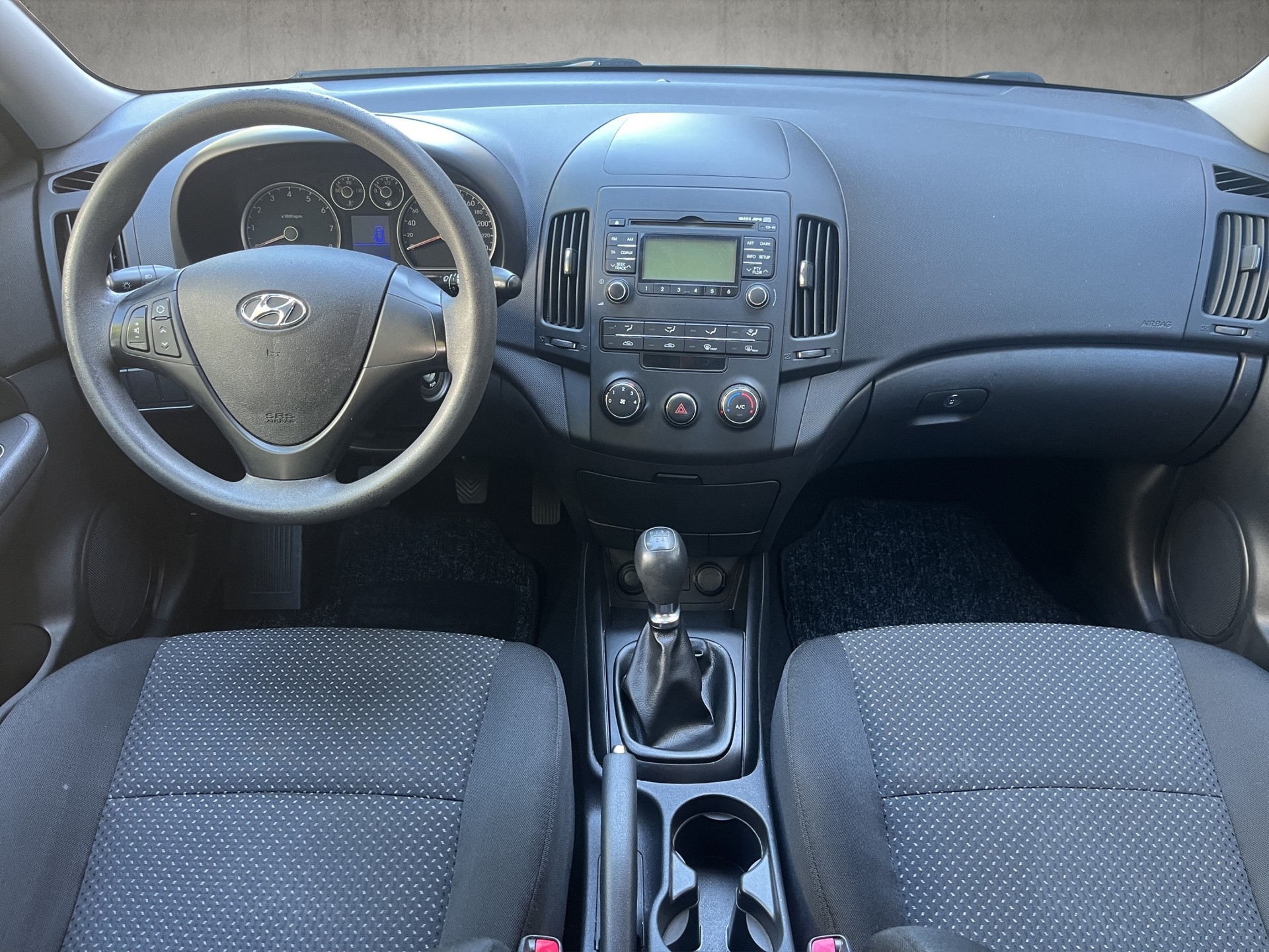 HYUNDAI i30 1.4 Comfort-image-8