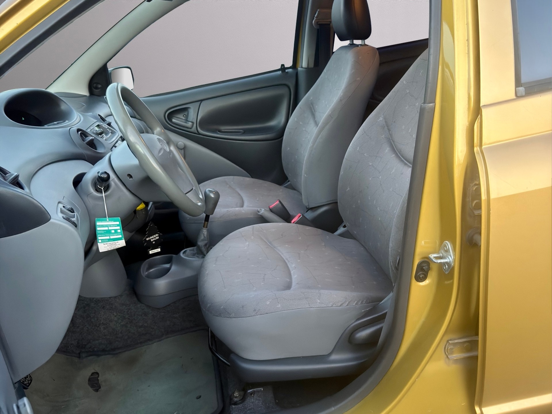 TOYOTA Yaris 1.0 Linea Sol 5 Türe mit Klimaanlage-image-9