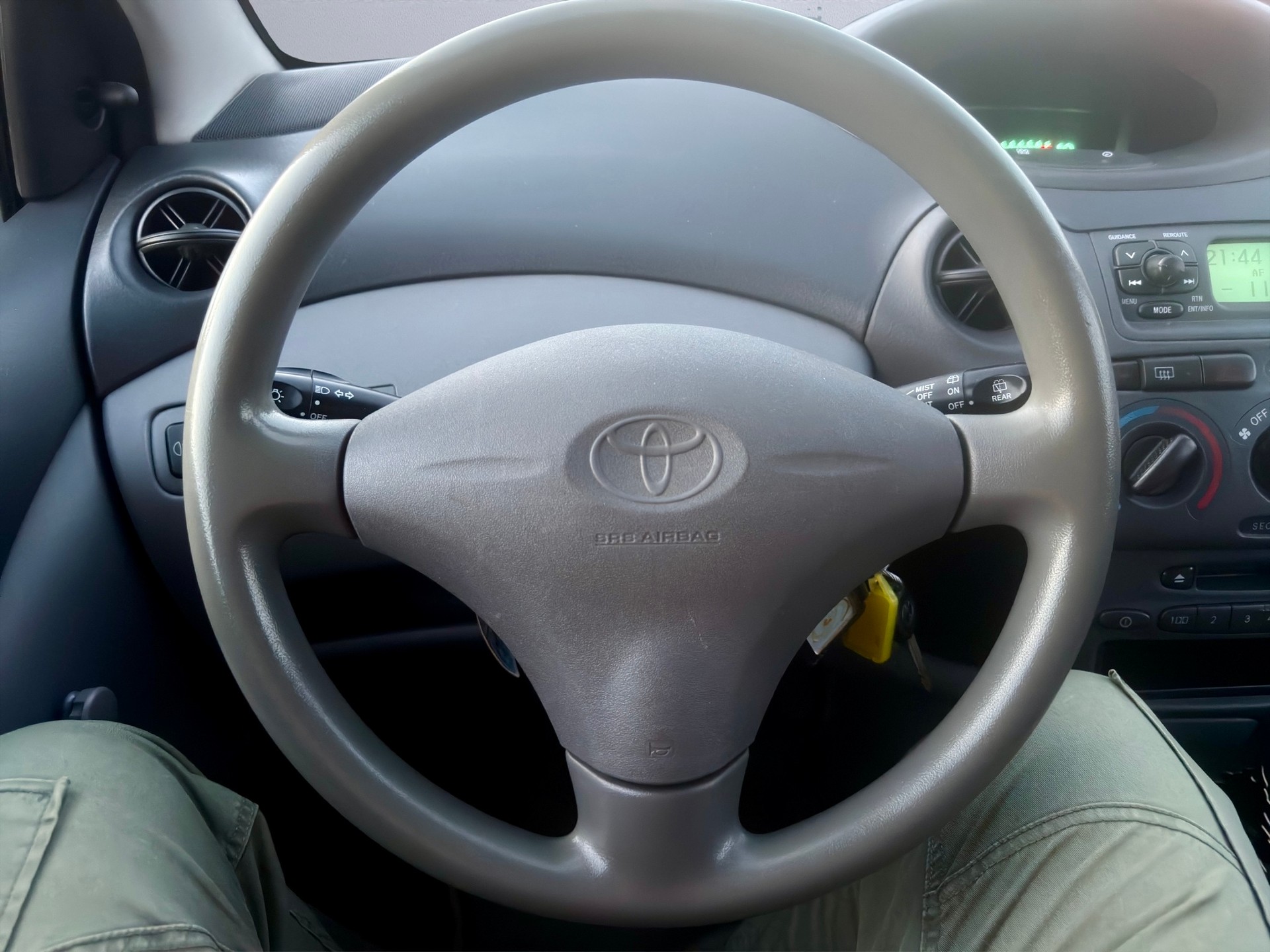 TOYOTA Yaris 1.0 Linea Sol 5 Türe mit Klimaanlage-image-15
