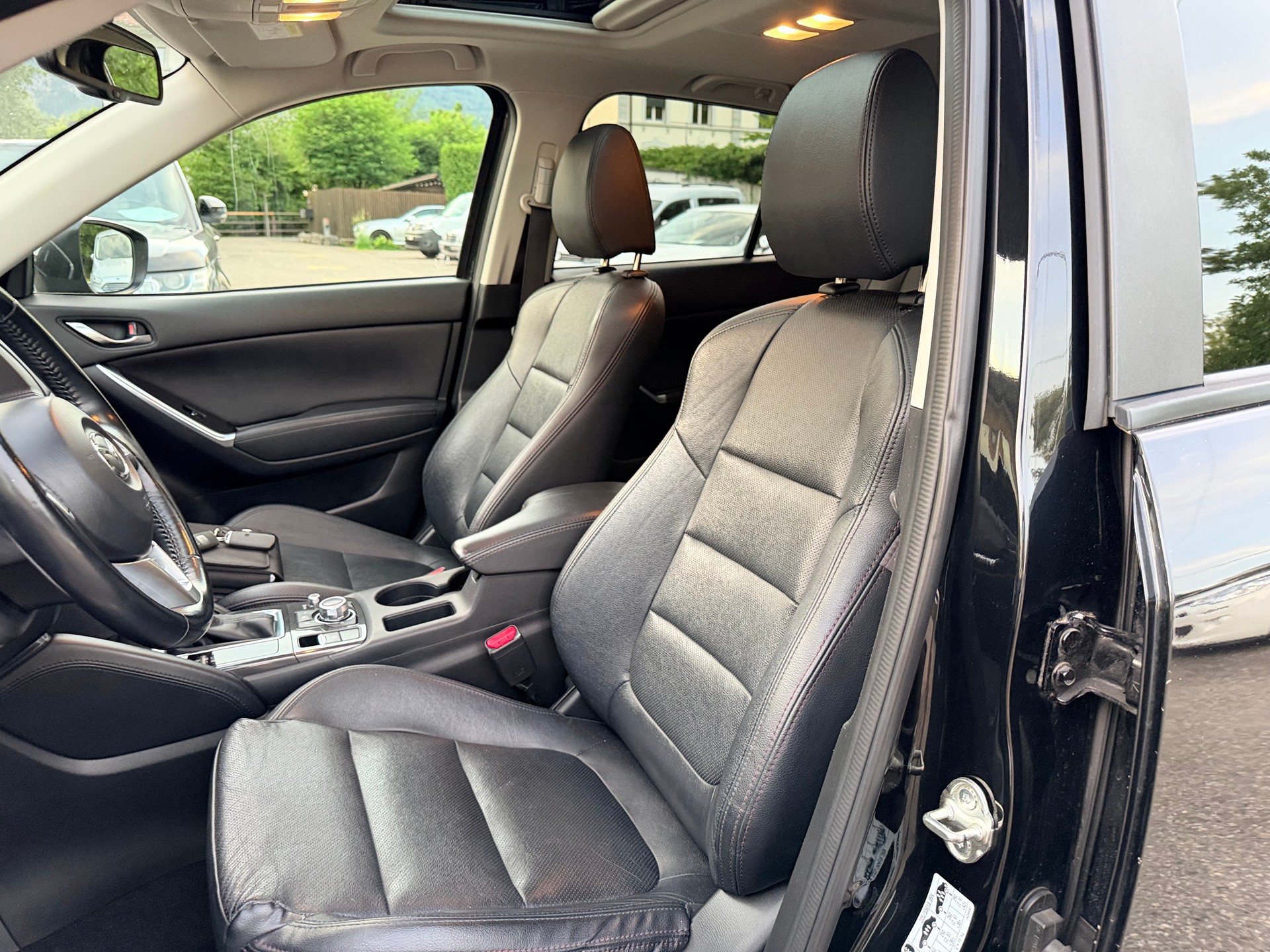 MAZDA CX-5 2.2 D HP Revolution AWD Automatic-image-23