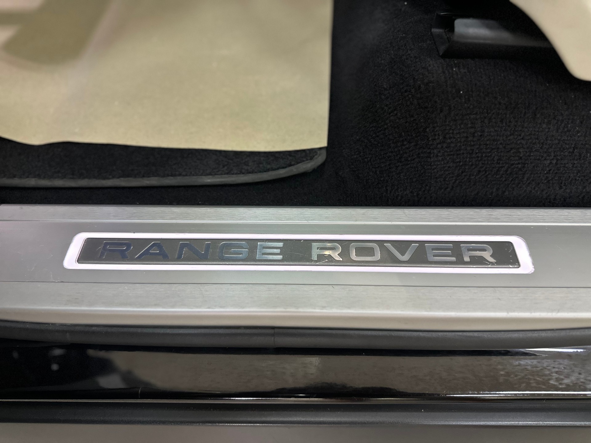 LAND ROVER Range Rover Sport 3.0 SDV6 SE Automatic-image-22