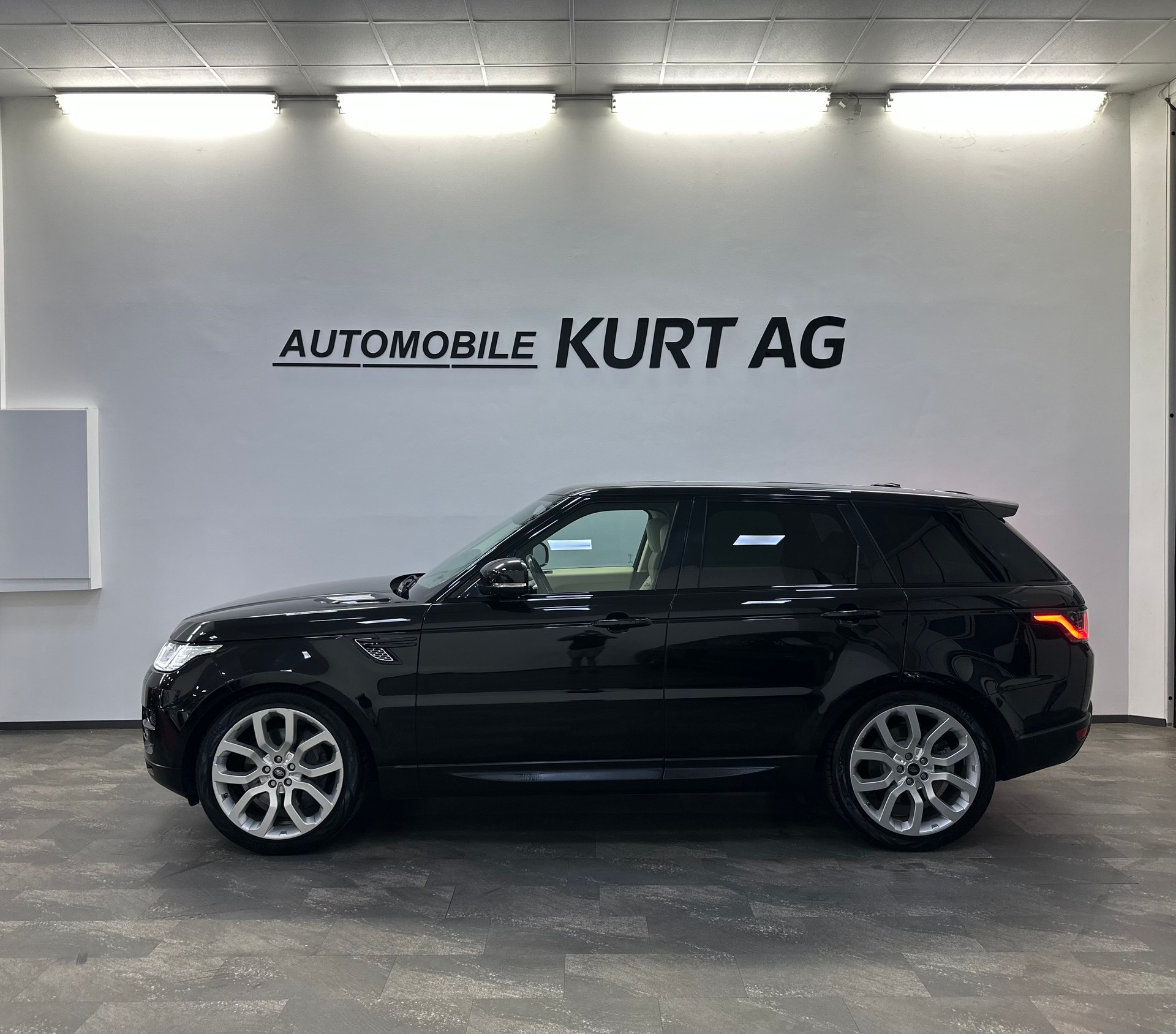 LAND ROVER Range Rover Sport 3.0 SDV6 SE Automatic-image-2