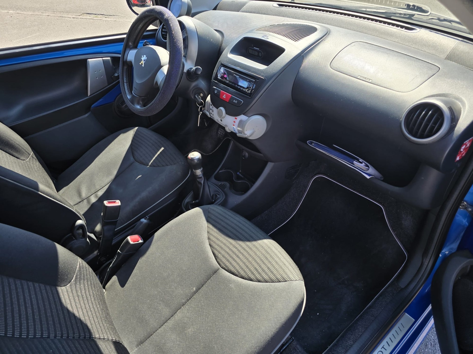 PEUGEOT 107 1.0 Active-image-8