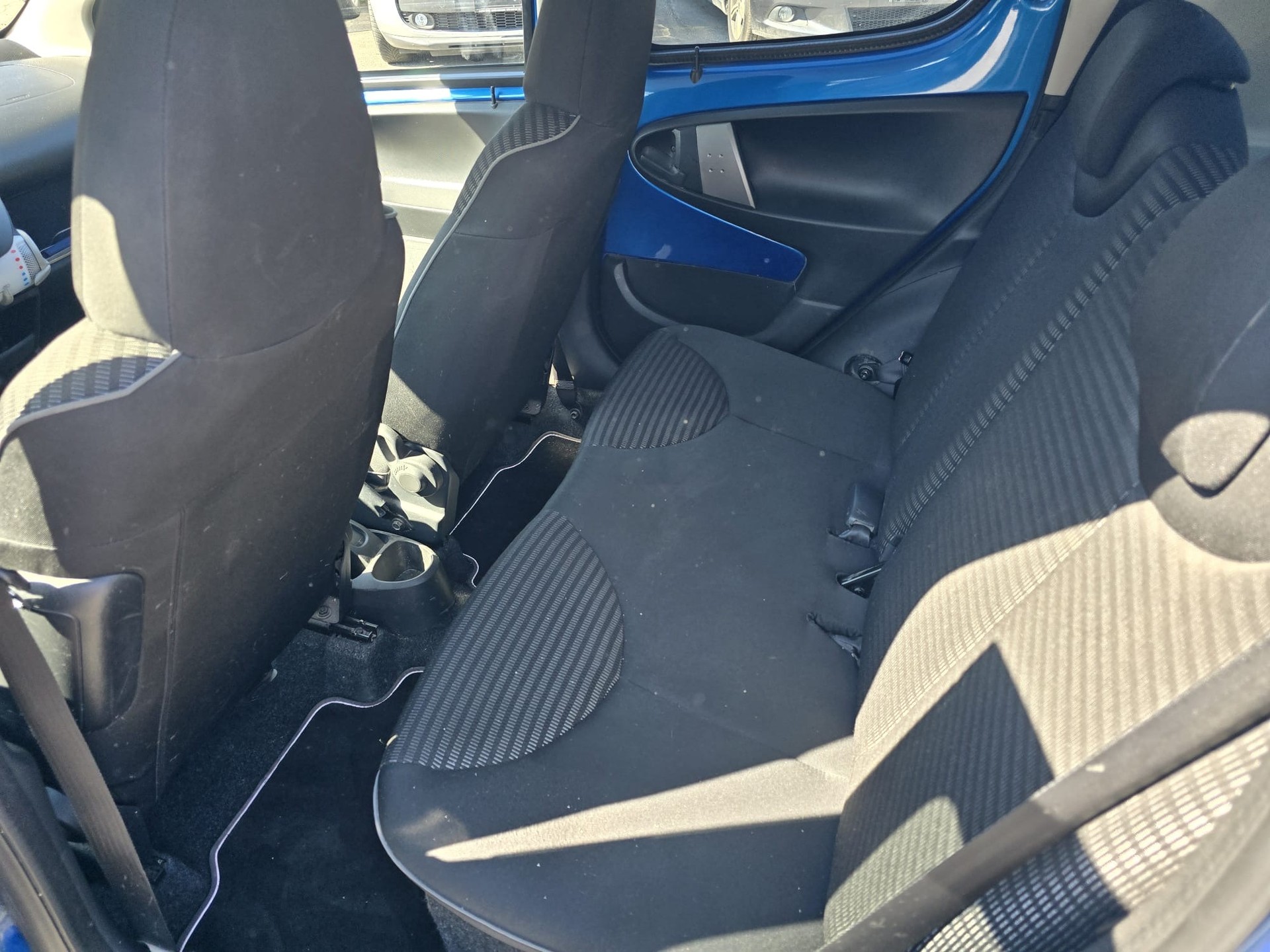 PEUGEOT 107 1.0 Active-image-12