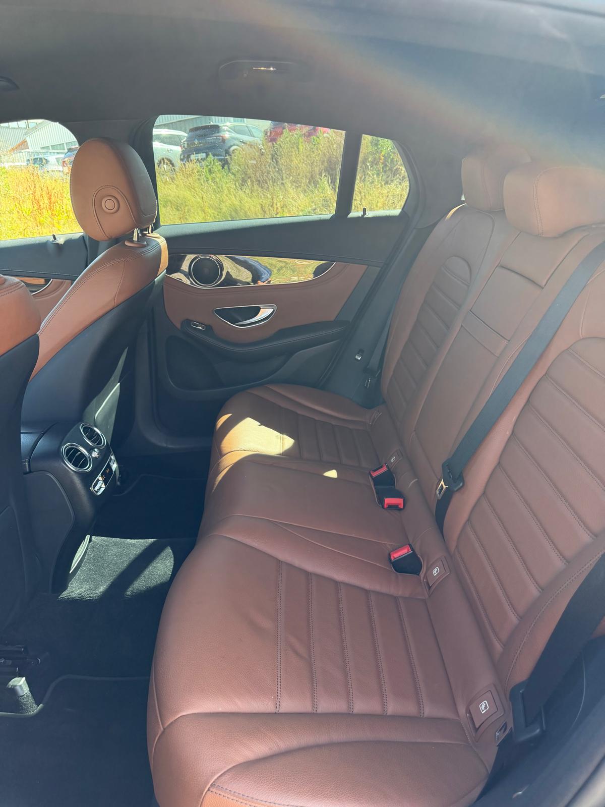 MERCEDES-BENZ GLC Coupé 250 d AMG Line 4Matic 9G-Tronic-image-4