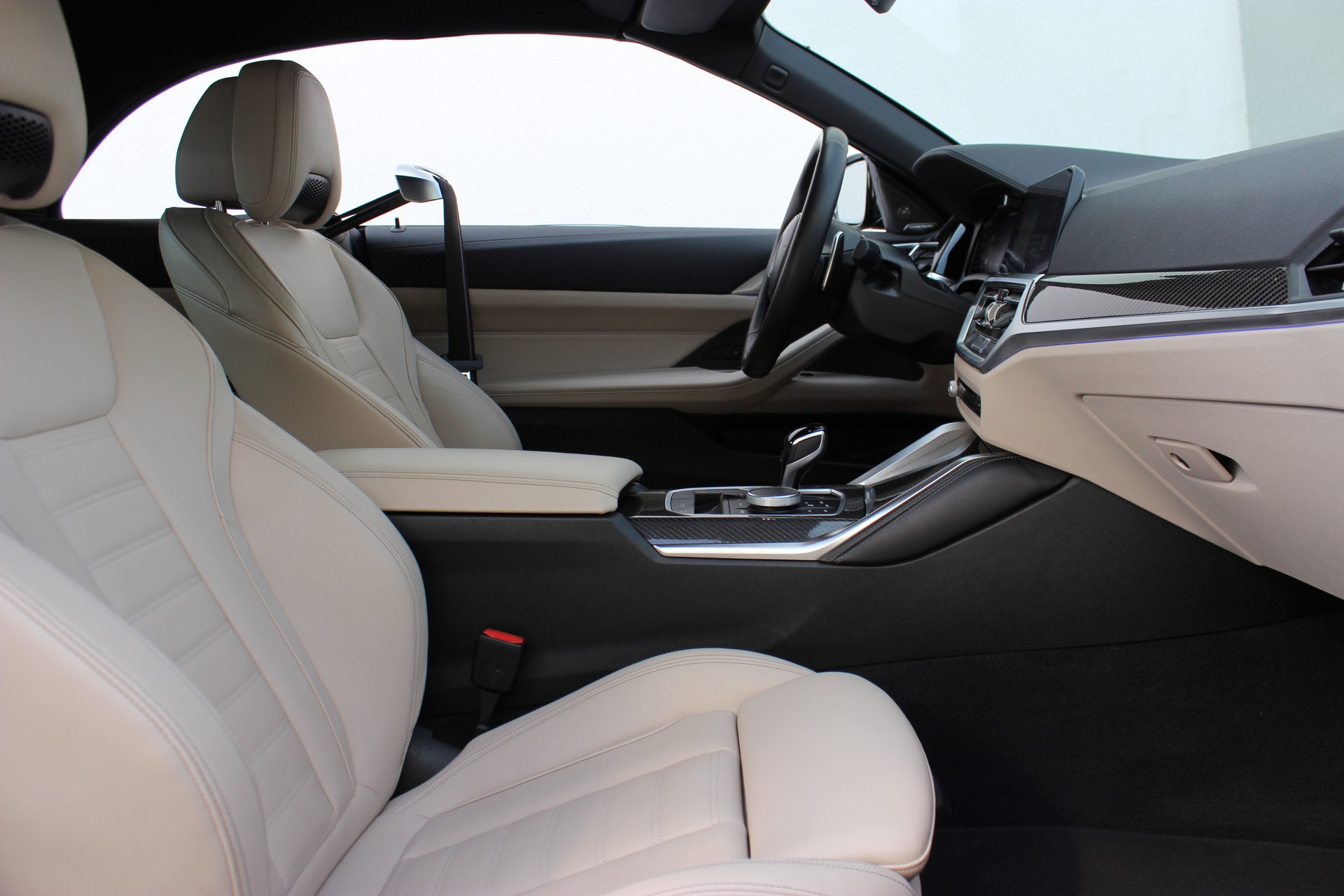 BMW M440i xDrive 48V M Sport Pro Cabriolet TANSANITBLAU *M CARBON EXTERIEURPAKET*-showroom-element-3