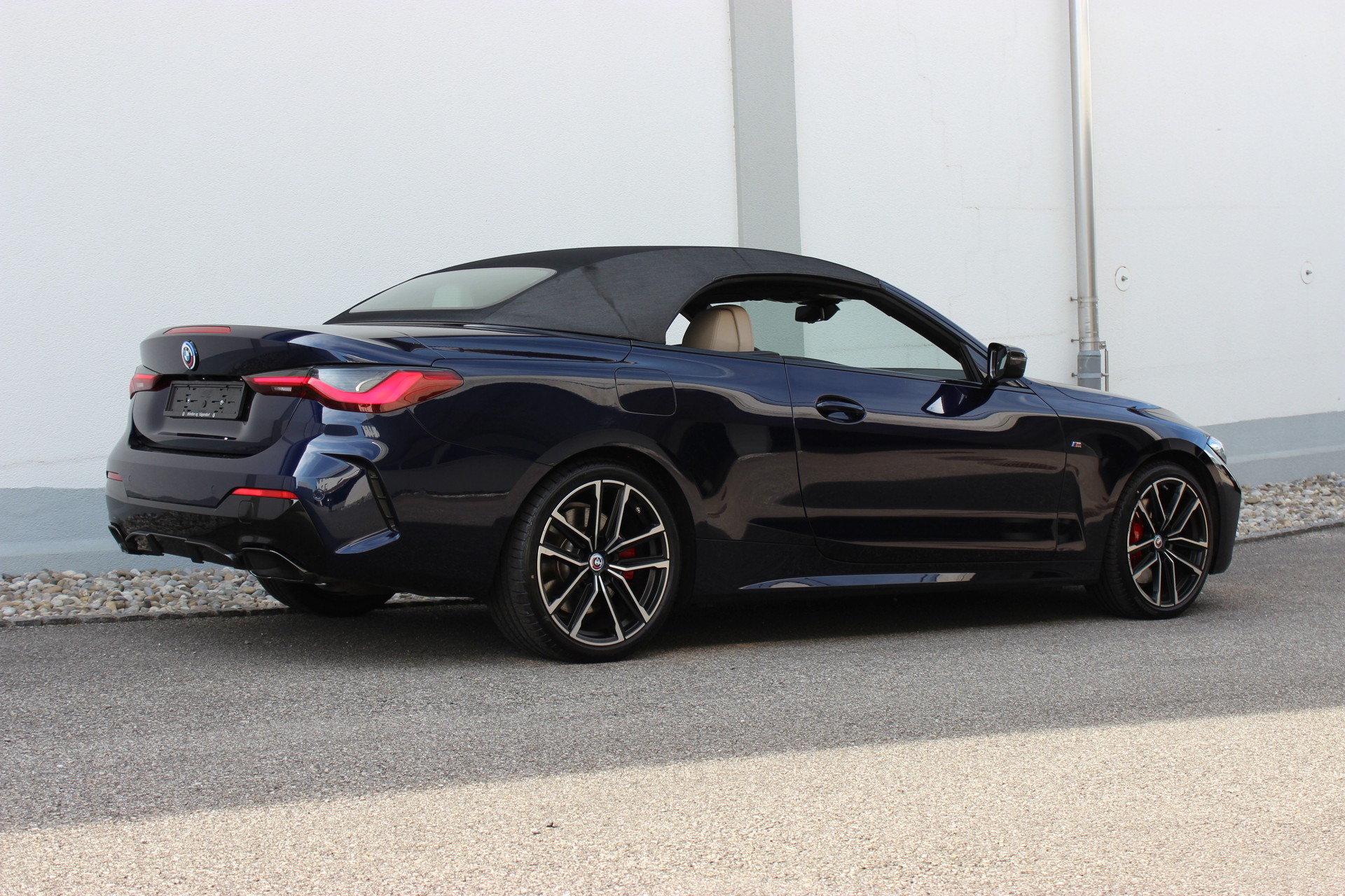 BMW M440i xDrive 48V M Sport Pro Cabriolet TANSANITBLAU *M CARBON EXTERIEURPAKET*-showroom-element-2