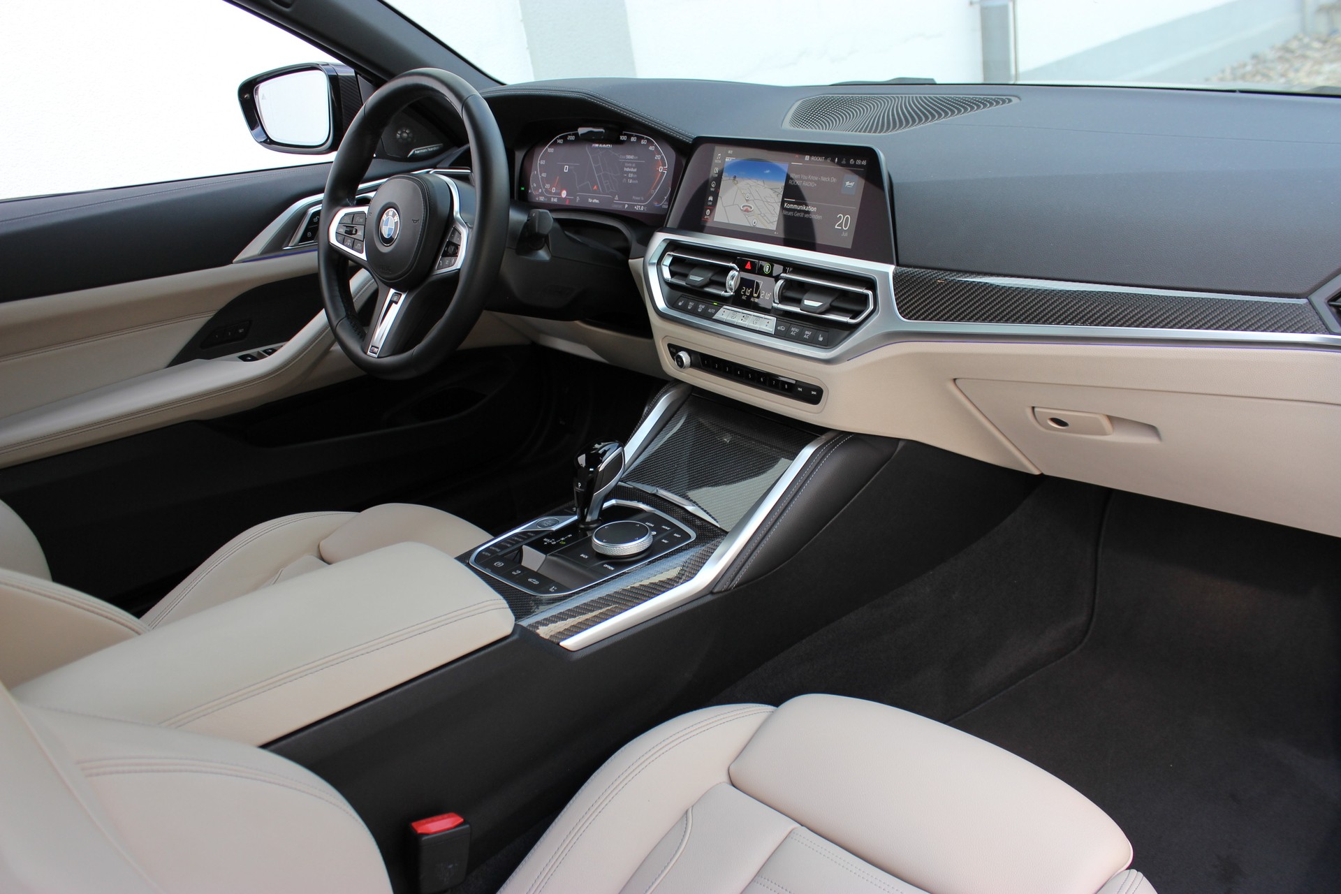 BMW M440i xDrive 48V M Sport Pro Cabriolet TANSANITBLAU *M CARBON EXTERIEURPAKET*-showroom-element-1