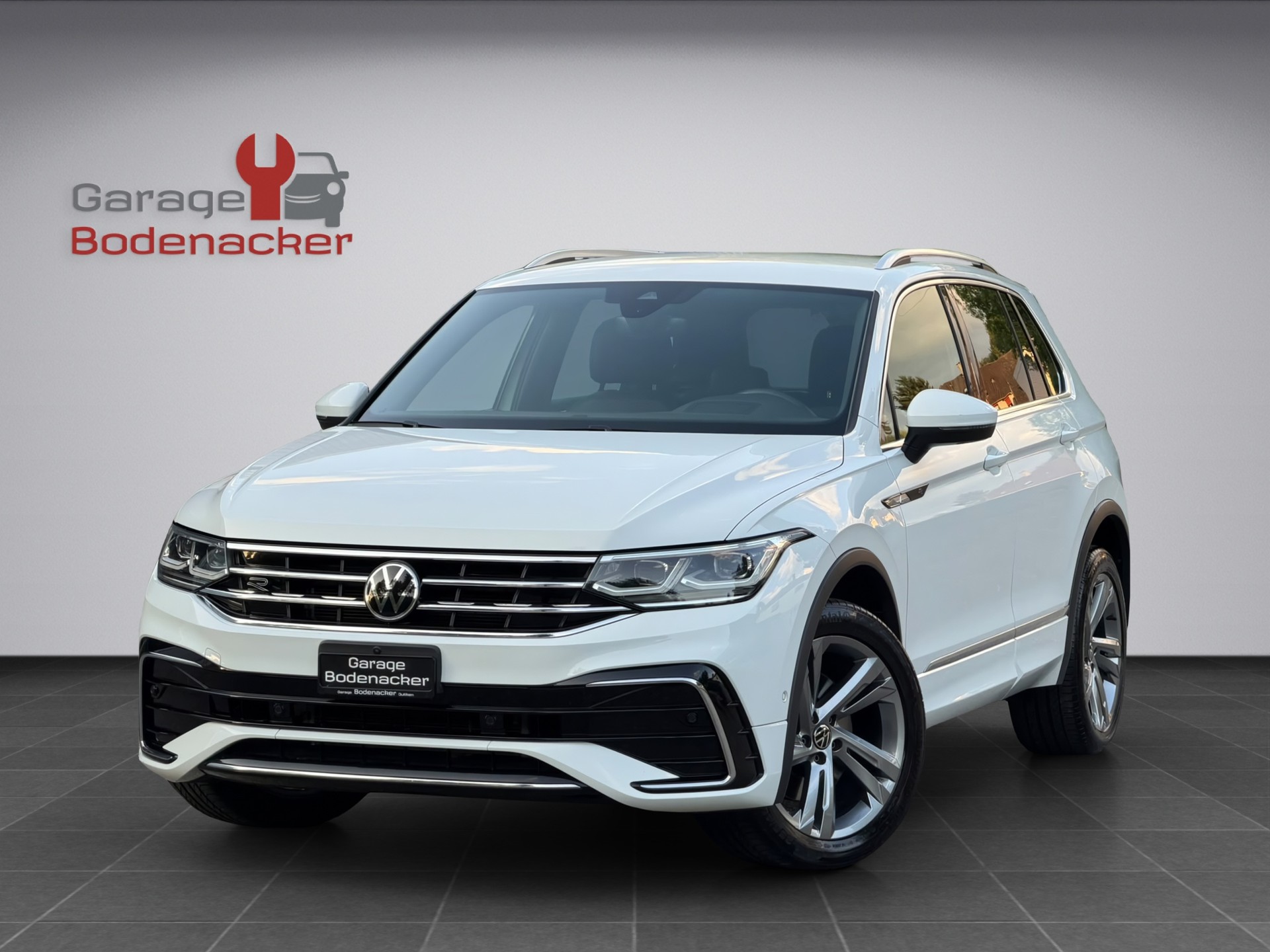 VW Tiguan 2.0 TDI SCR R-Line 4Motion DSG * Facelift * 200PS * R Line * Highline *-image-0