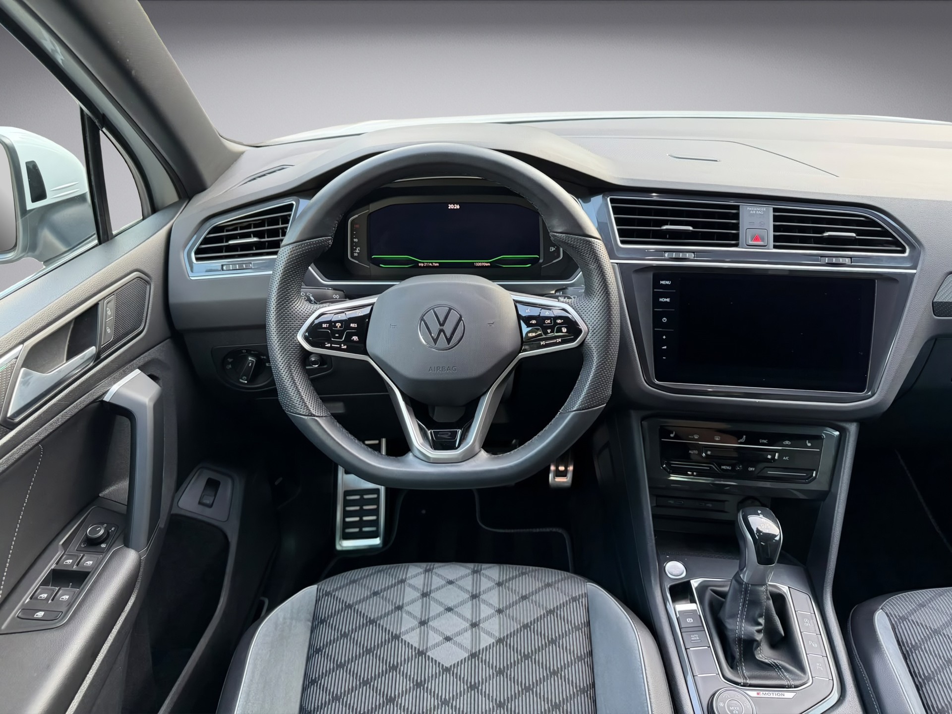 VW Tiguan 2.0 TDI SCR R-Line 4Motion DSG * Facelift * 200PS * R Line * Highline *-image-7