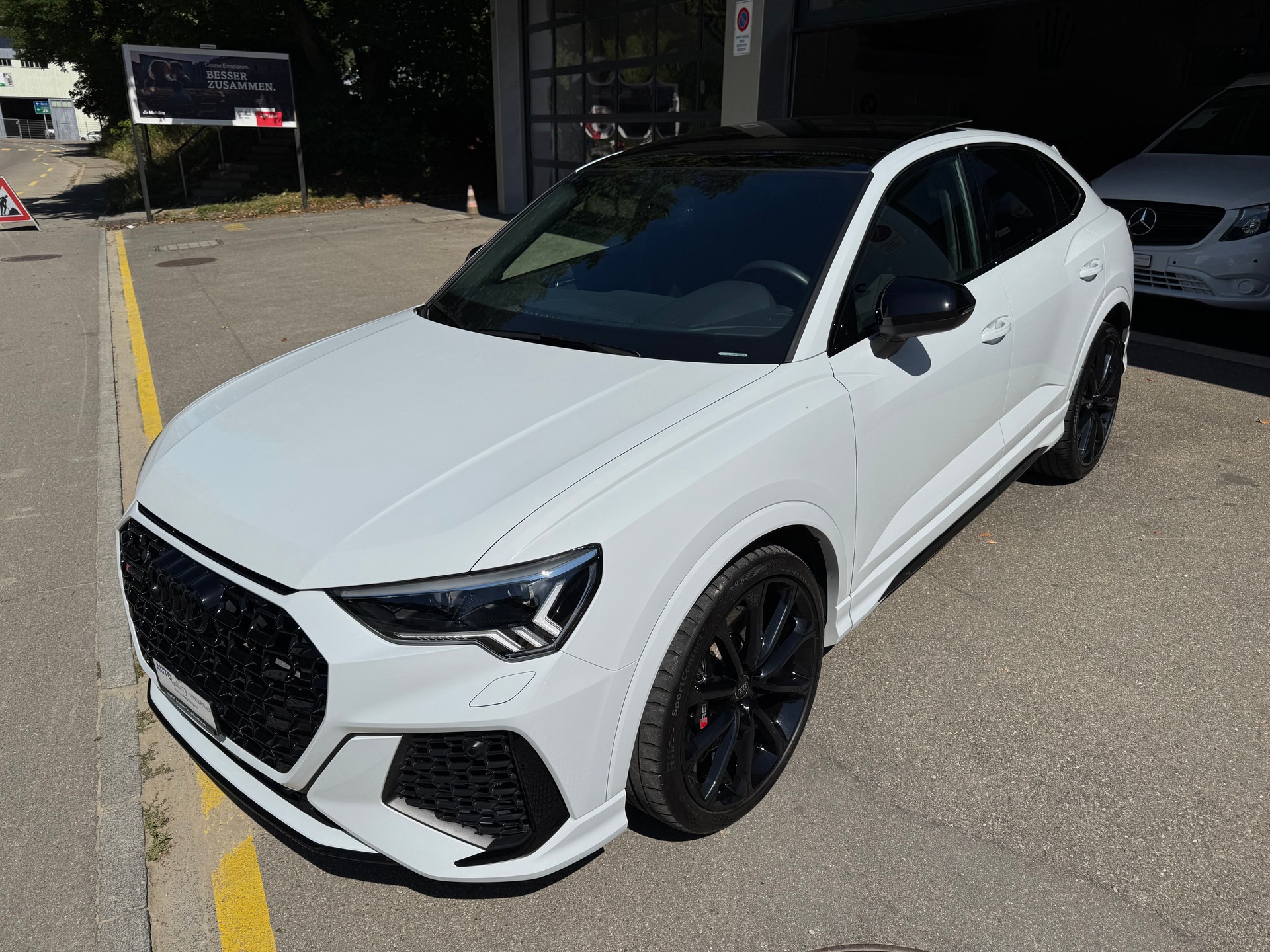 AUDI RS Q3 Sportback Quattro S-tronic-image-4