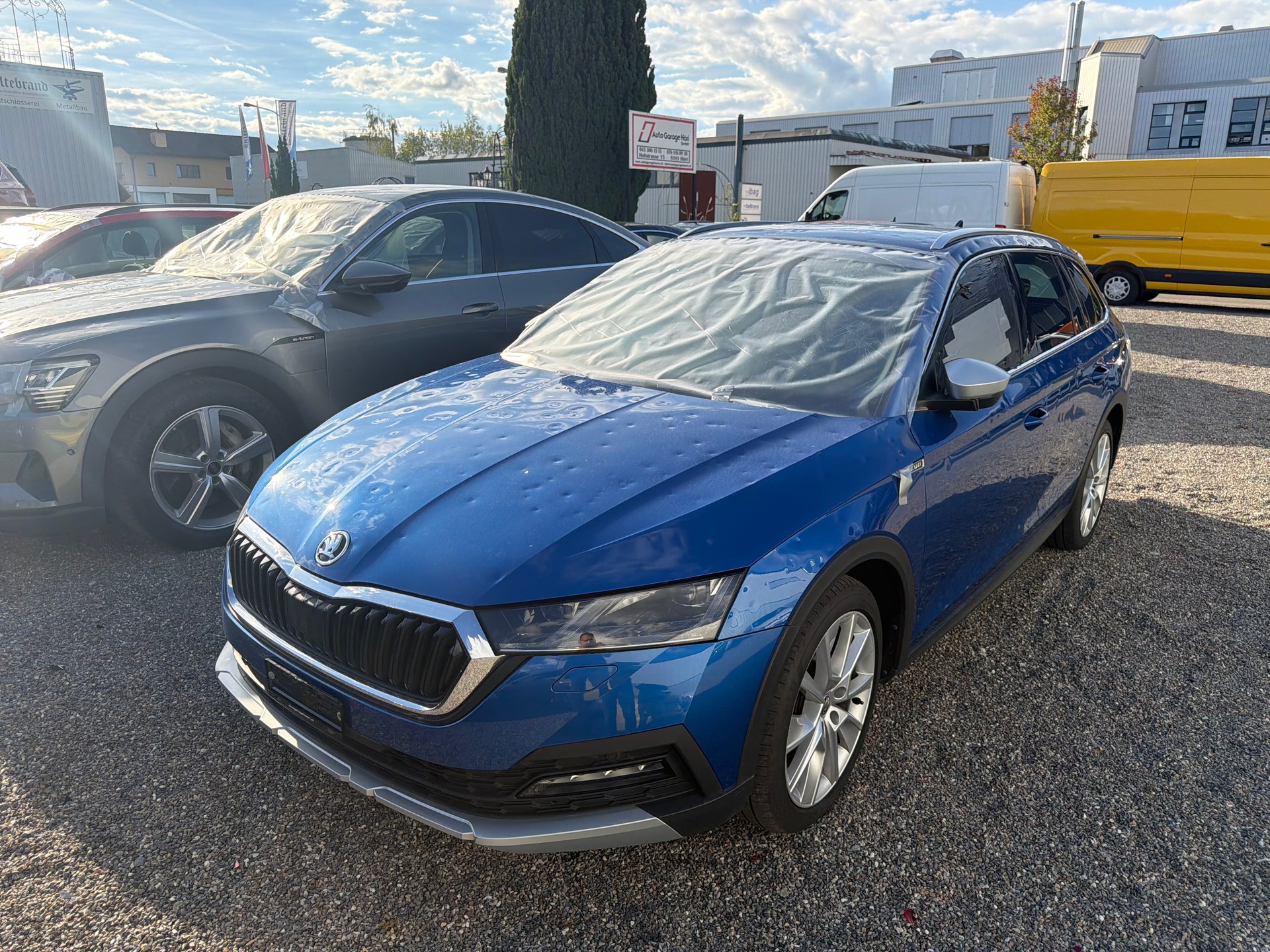 SKODA Octavia Combi 2.0 TDI DSG Scout 4x4-image-1