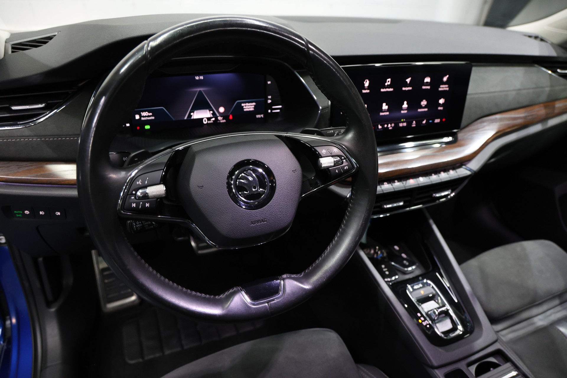 SKODA Octavia Combi 2.0 TDI DSG Scout 4x4-image-9