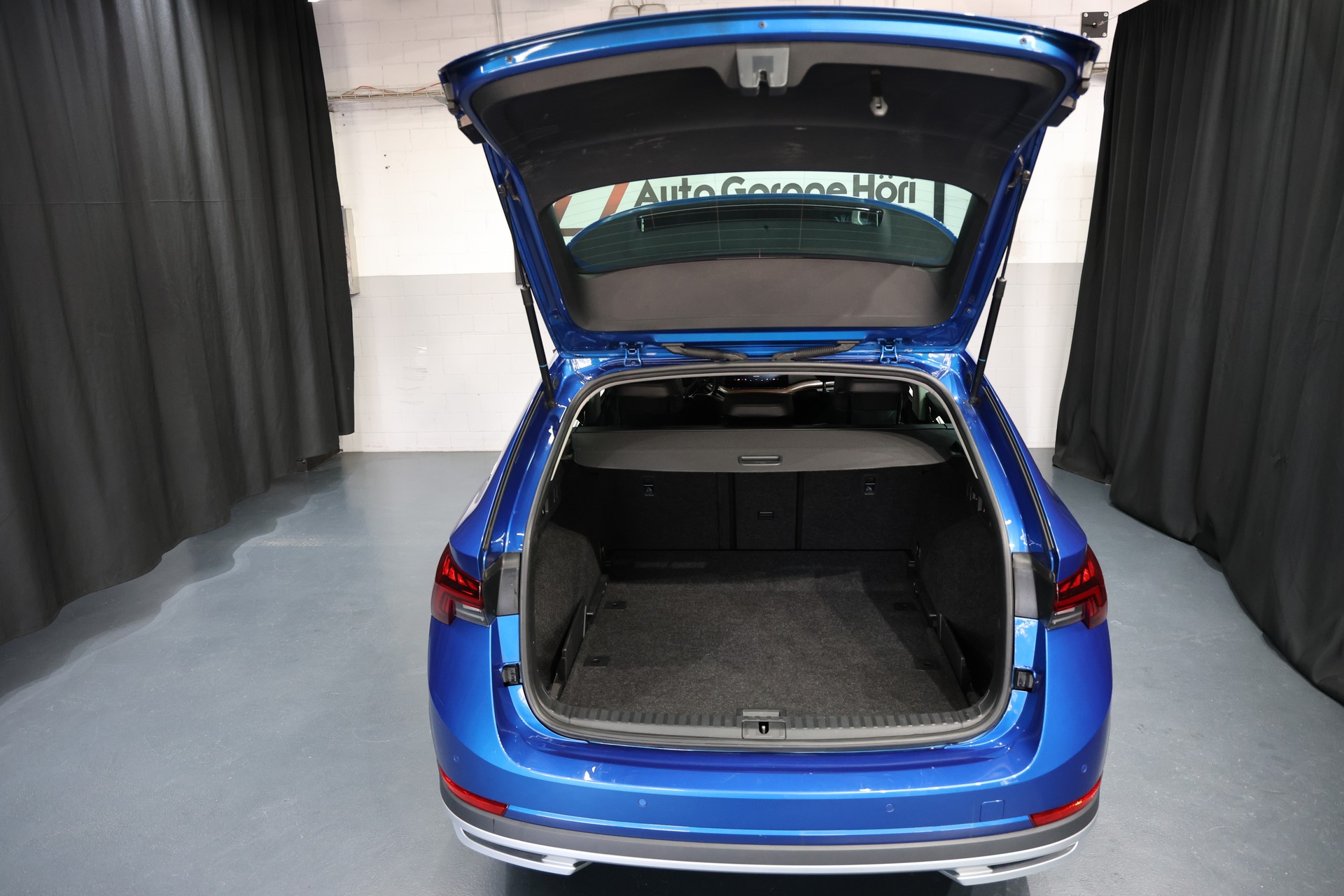 SKODA Octavia Combi 2.0 TDI DSG Scout 4x4-image-6