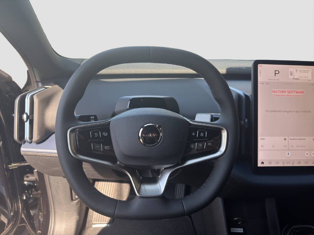 VOLVO EX 30 E60 Plus Swiss Black Edition-image-8