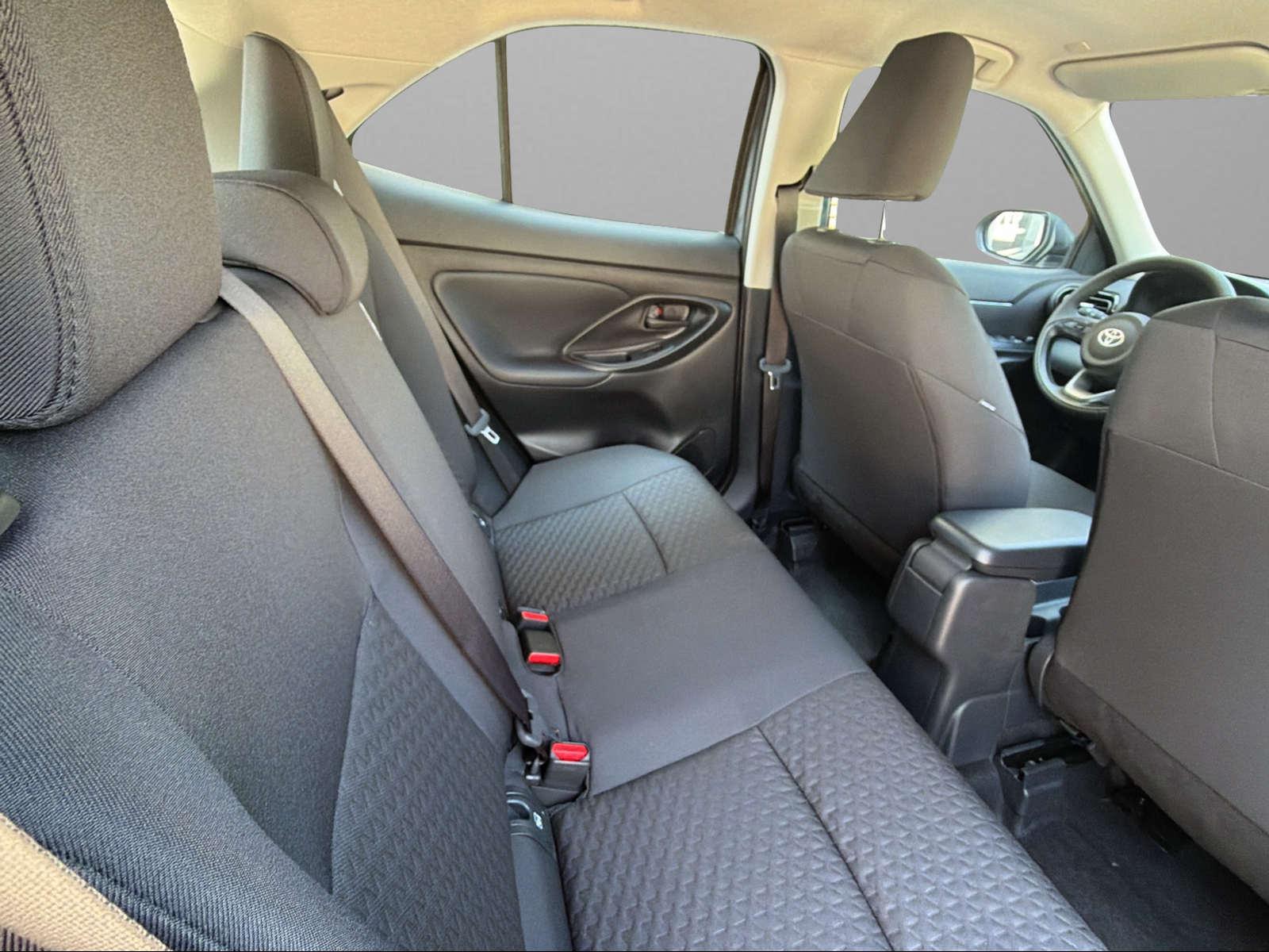 TOYOTA Yaris Cross 1.5 VVT-i HSD Comfort AWD-i-image-8