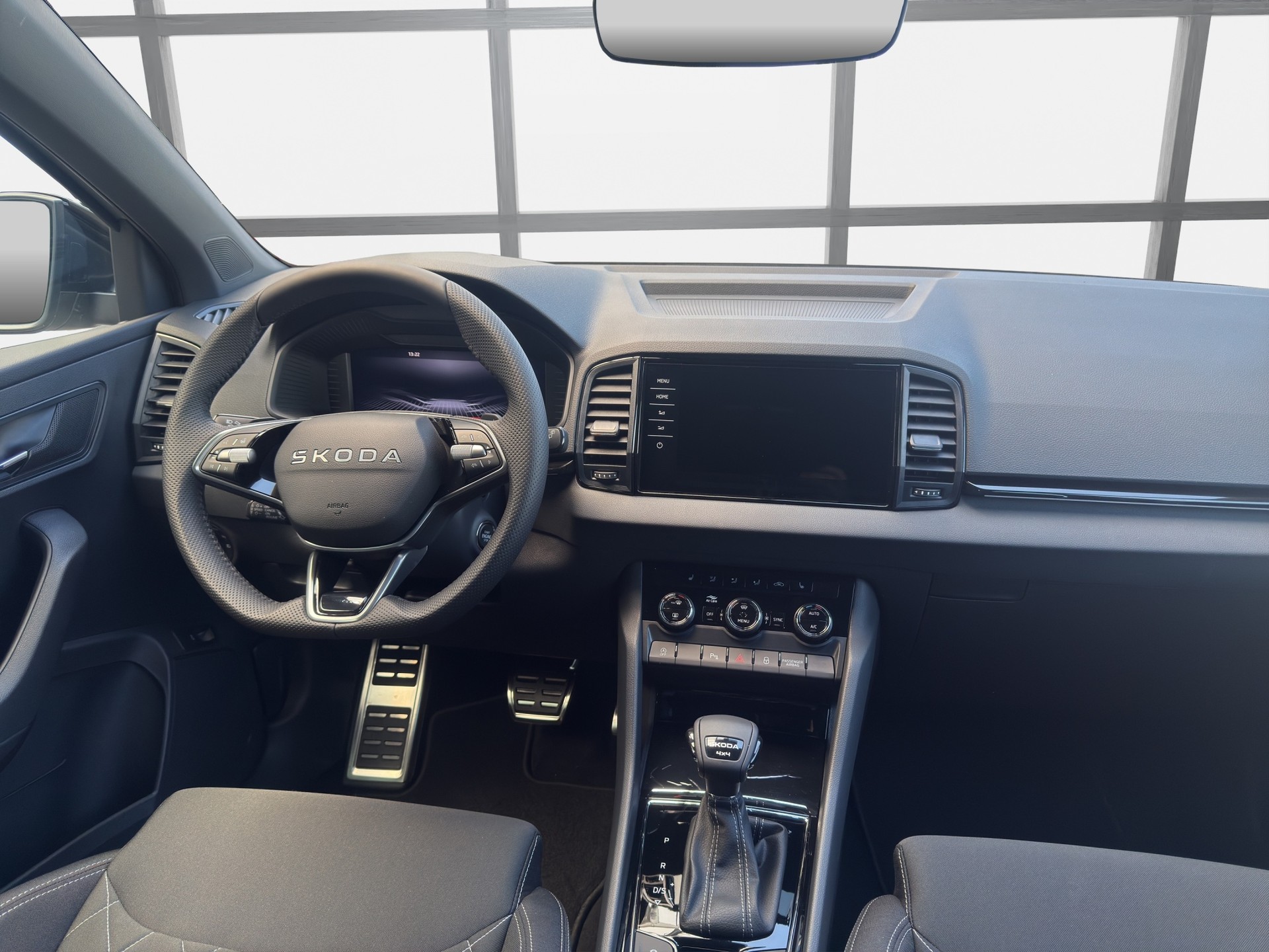SKODA Karoq 2.0 TSI SportLine 4x4 DSG-image-7