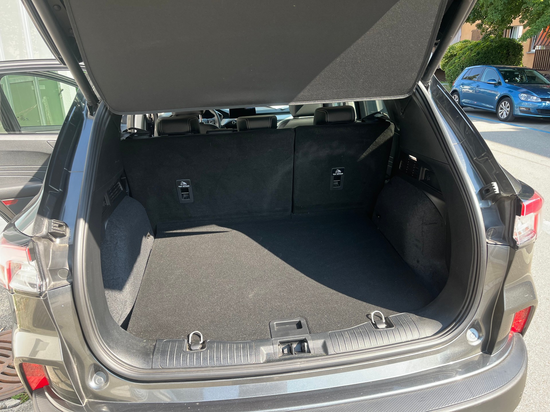 FORD Kuga 2.5 PHEV Cool & Connect 2WD-image-13