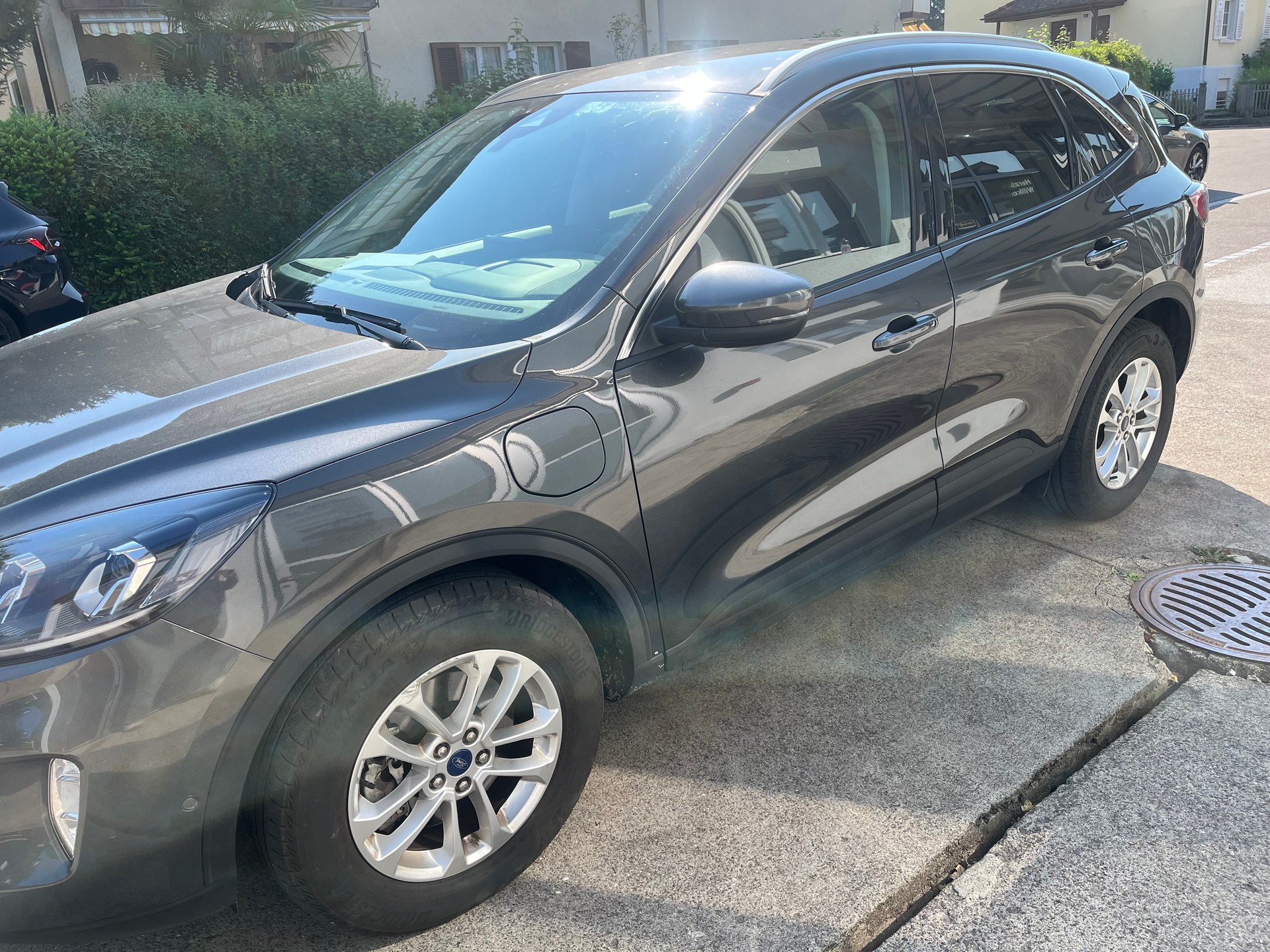 FORD Kuga 2.5 PHEV Cool & Connect 2WD-image-1