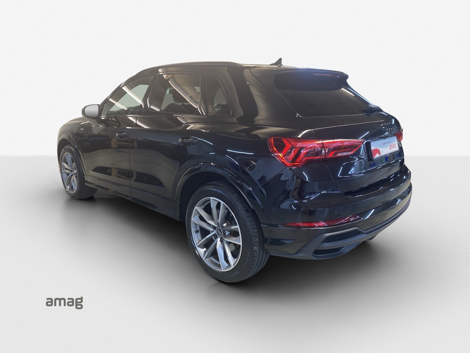 AUDI Q3 45 TFSI e S line S-tronic-showroom-element-2