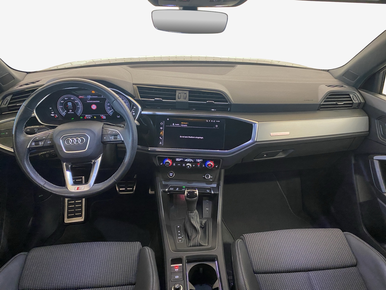 AUDI Q3 45 TFSI e S line S-tronic-image-8