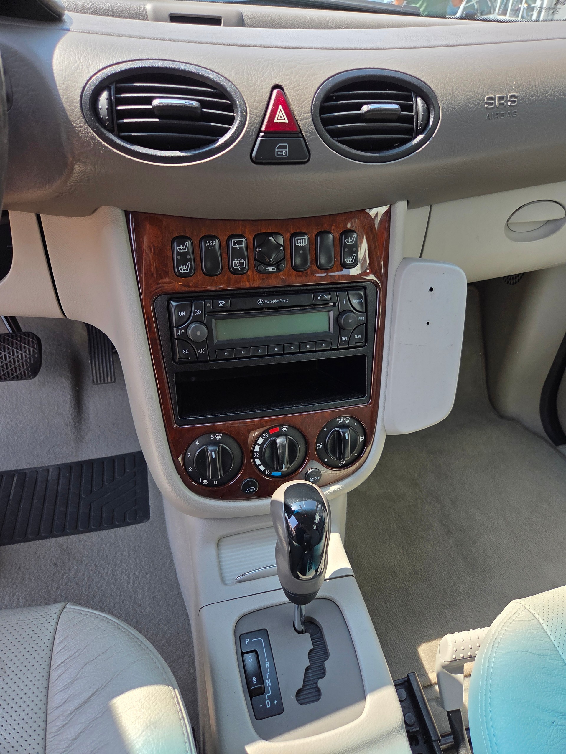 MERCEDES-BENZ A 190 L Elégance-image-16
