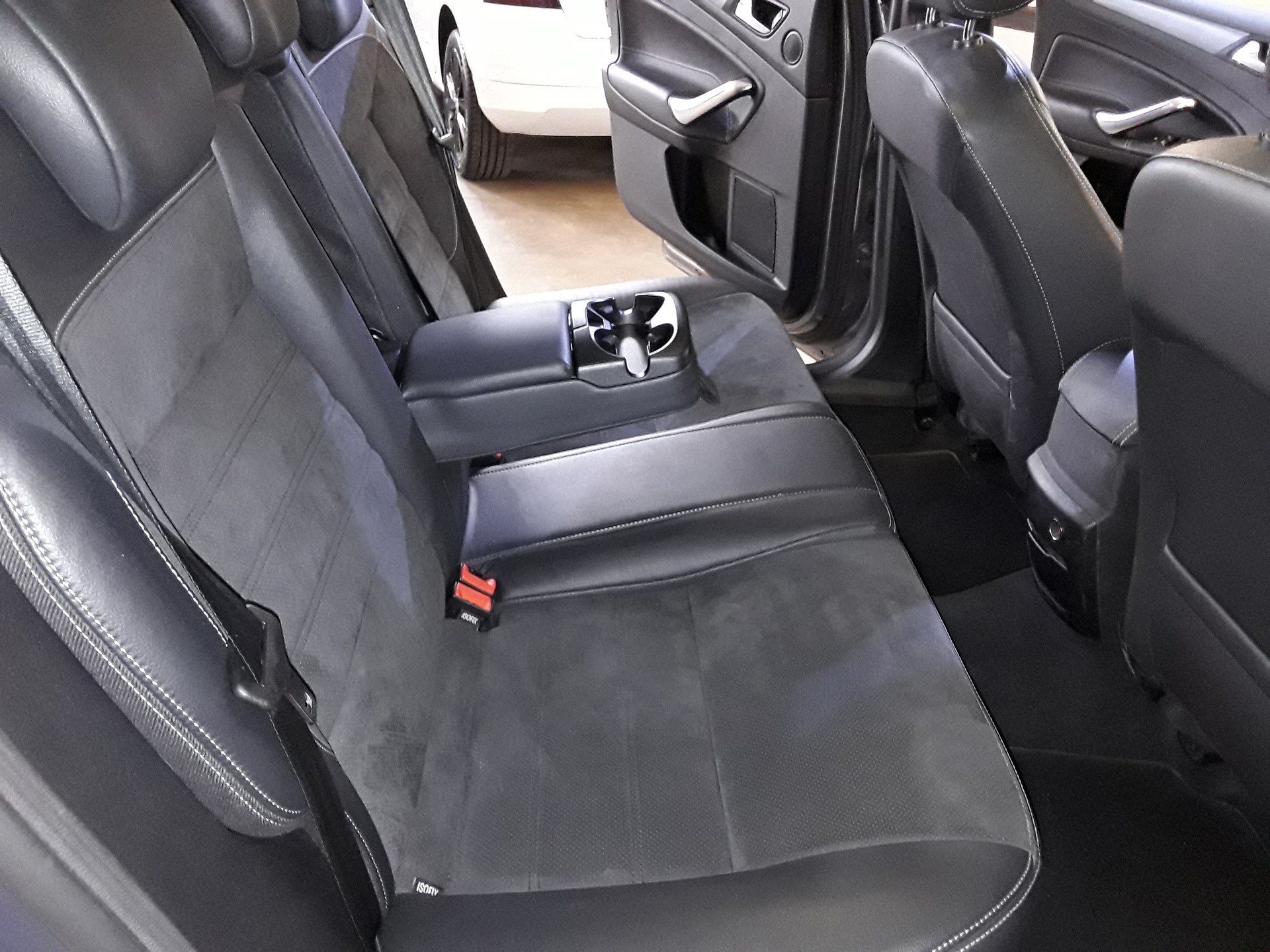 FORD Mondeo 2.0 EcoBoost SCTi TitaniumS PowerShift-image-8