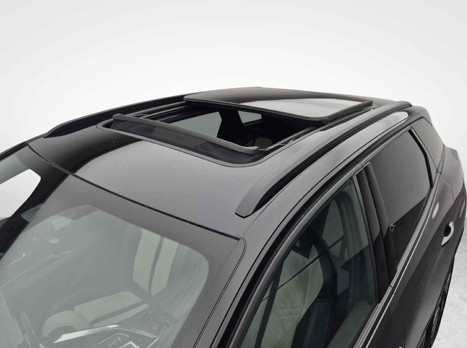 PEUGEOT 3008 1.6 Plug-in Hybrid4 GT Pack-image-17