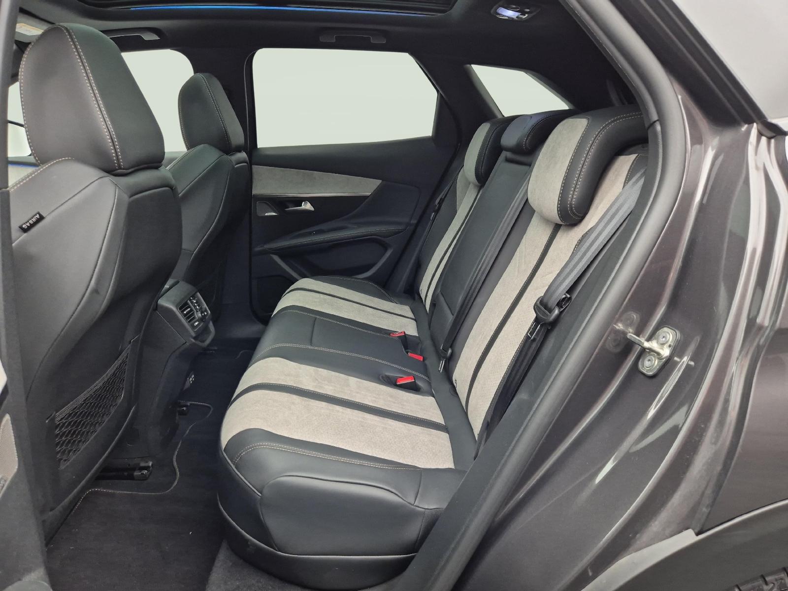 PEUGEOT 3008 1.6 Plug-in Hybrid4 GT Pack-image-3