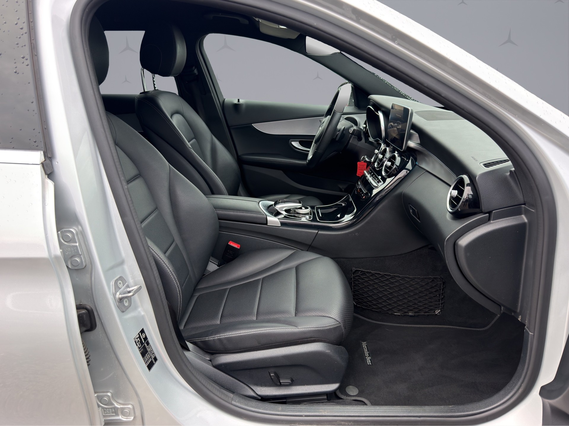 MERCEDES-BENZ C 200 4matic Kombi-image-13