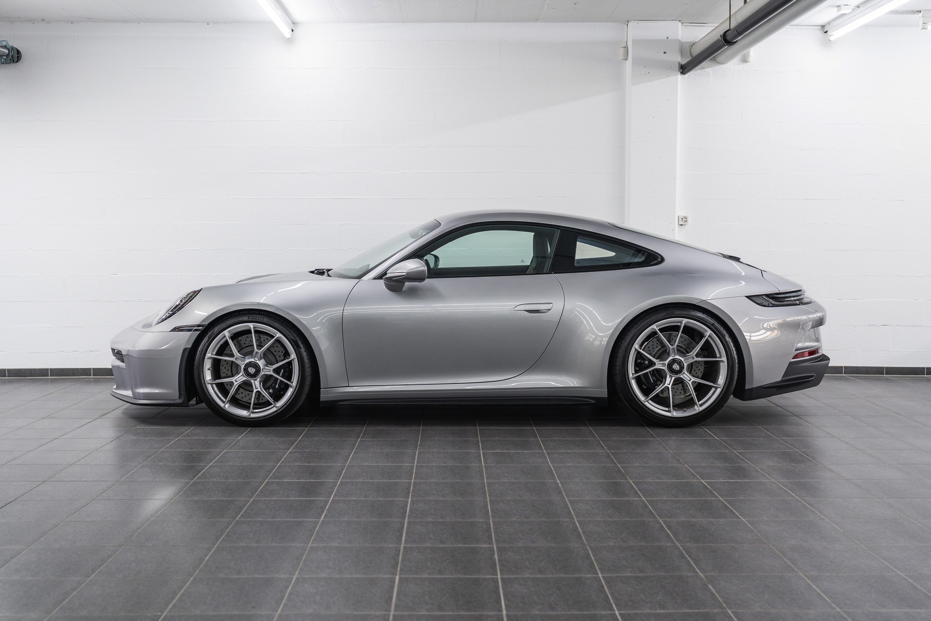 PORSCHE 911 GT3 Touring PDK-image-3