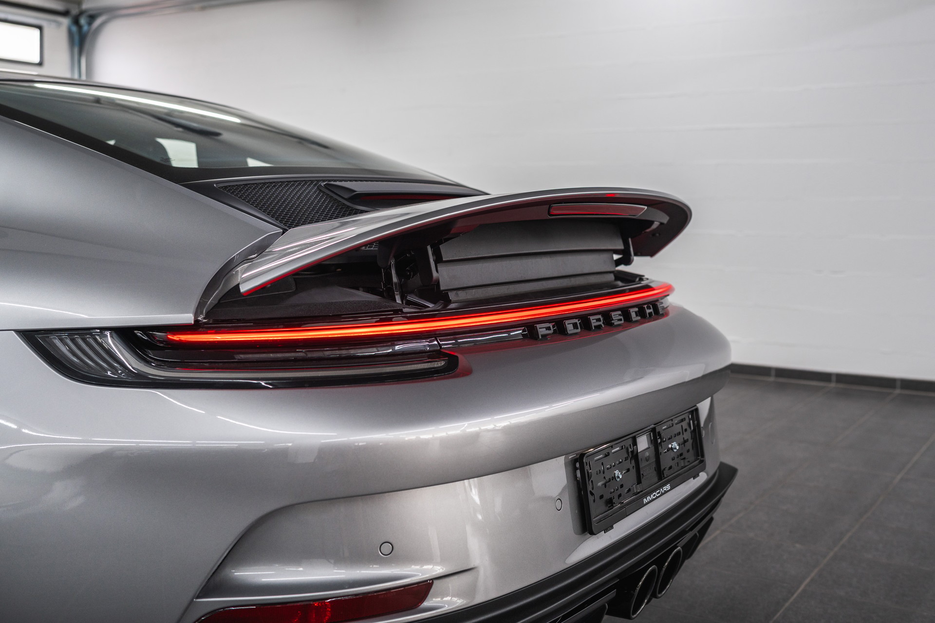 PORSCHE 911 GT3 Touring PDK-image-8
