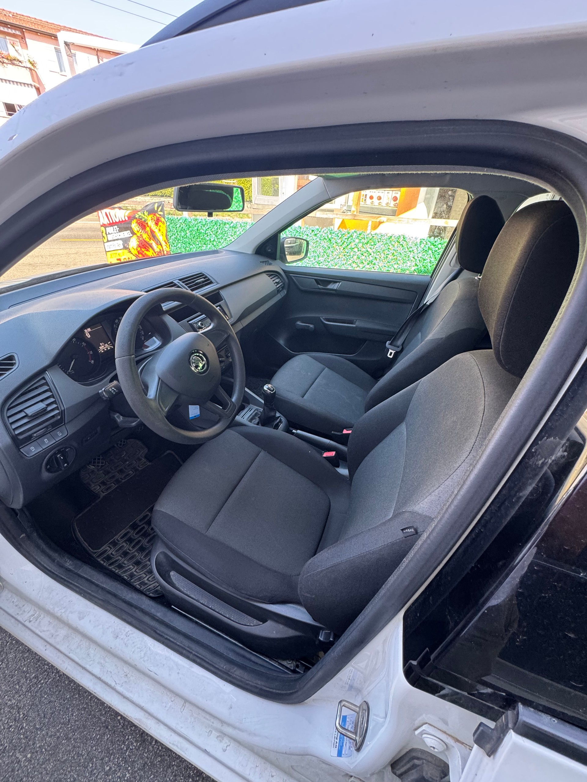 SKODA Fabia 1.0 Active-image-6