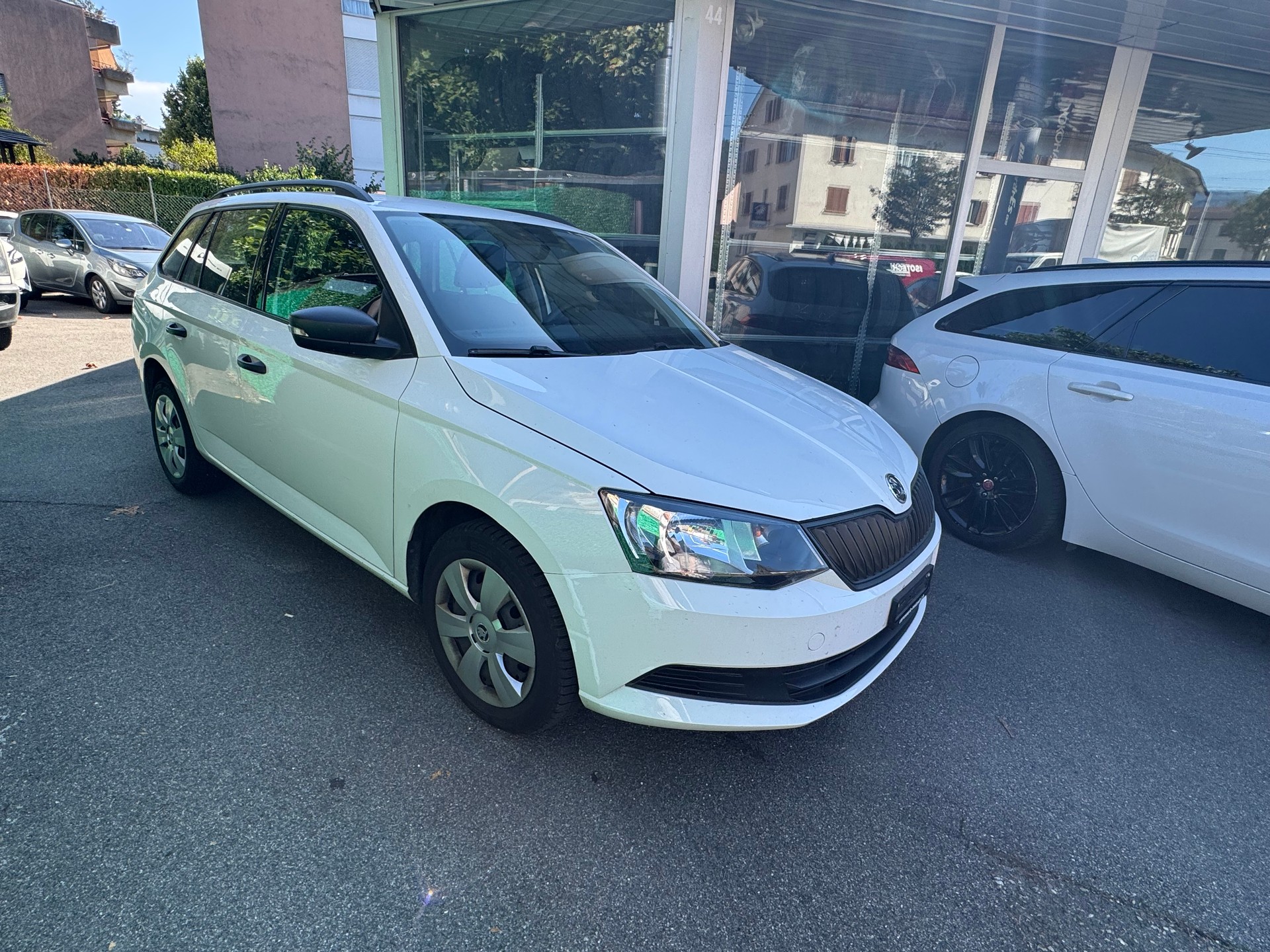 SKODA Fabia 1.0 Active-image-2