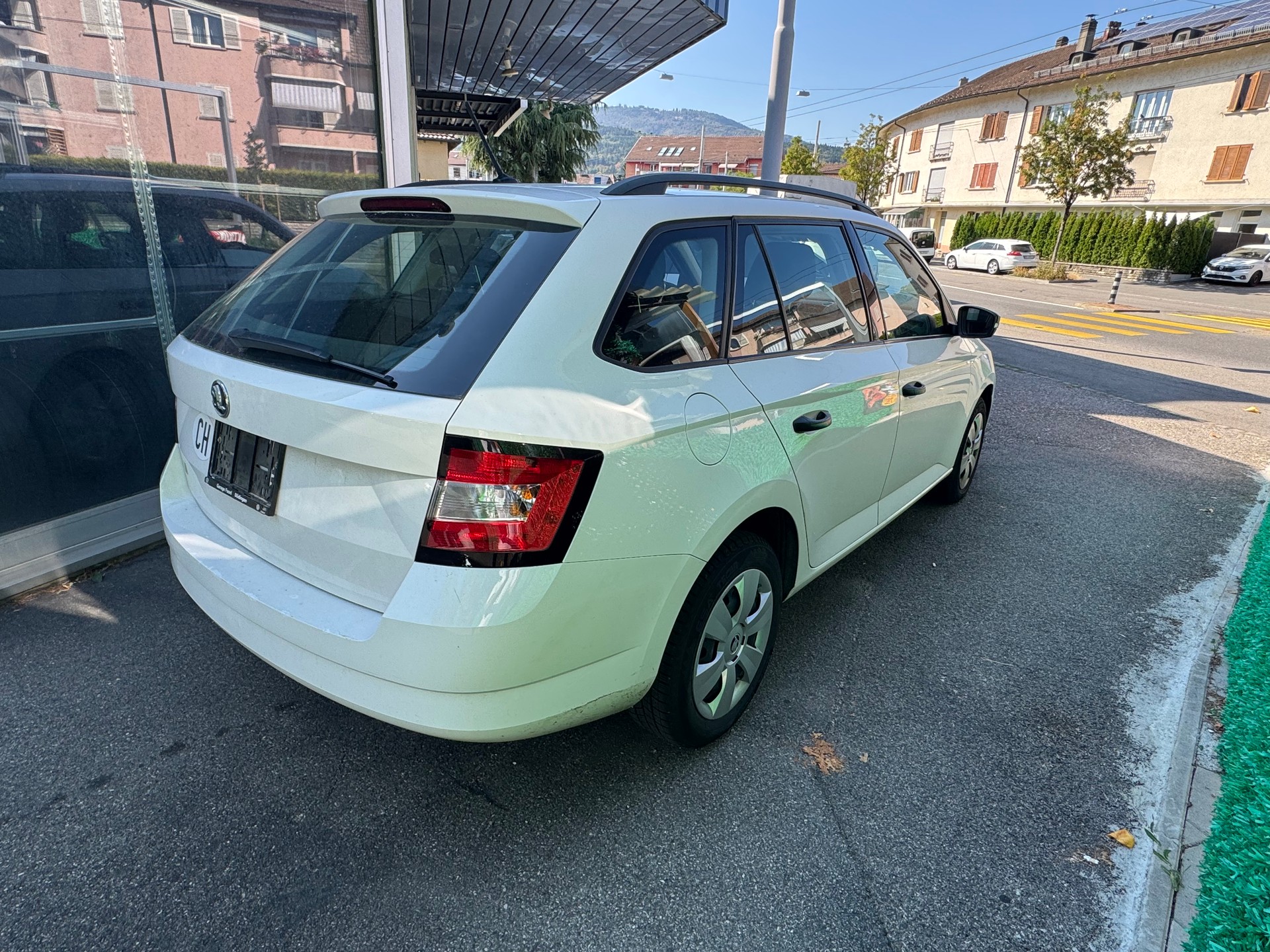 SKODA Fabia 1.0 Active-image-3