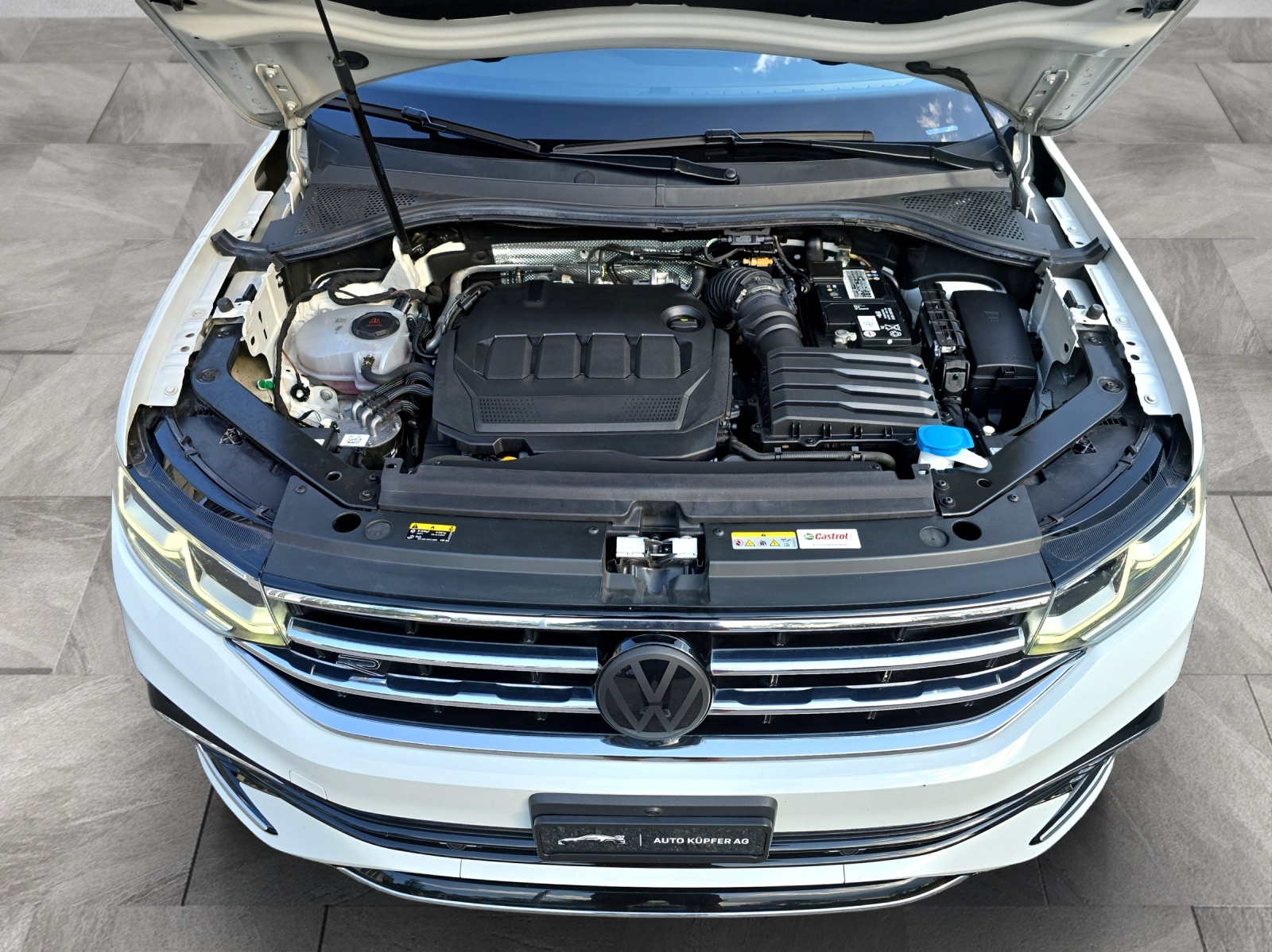 VW Tiguan 2.0 TDI SCR R-Line 4Motion DSG-image-23