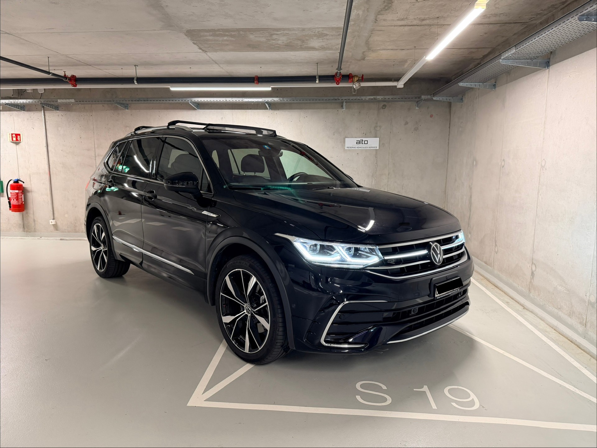 VW Tiguan Allspace 2.0TSI R-Line 4Motion DSG-image-6