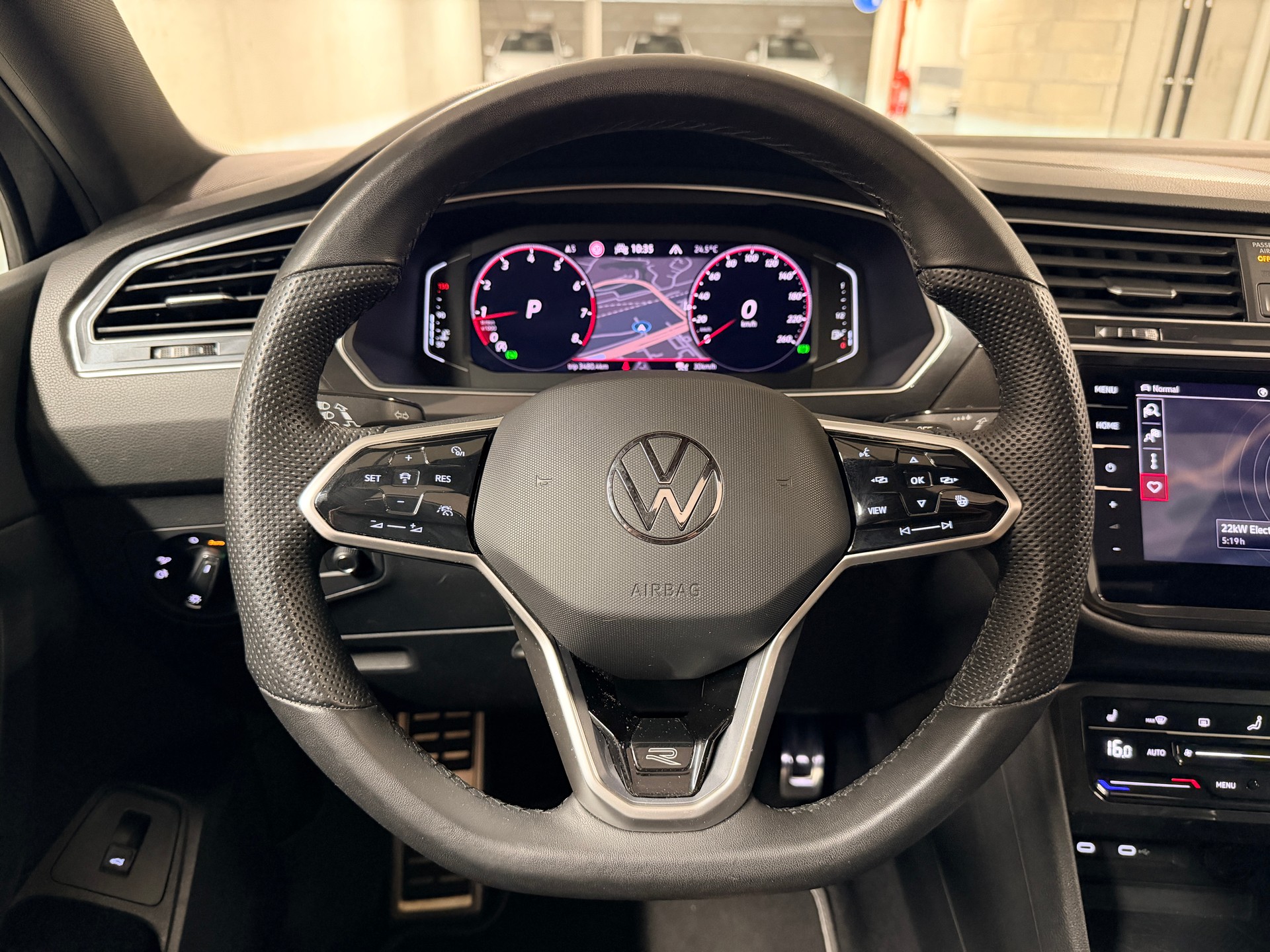 VW Tiguan Allspace 2.0TSI R-Line 4Motion DSG-image-9