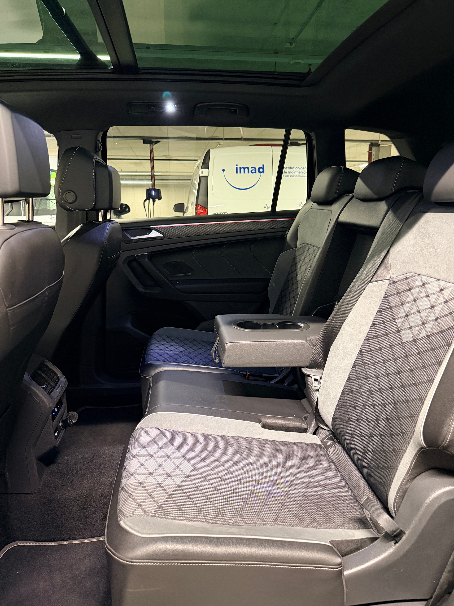 VW Tiguan Allspace 2.0TSI R-Line 4Motion DSG-image-15