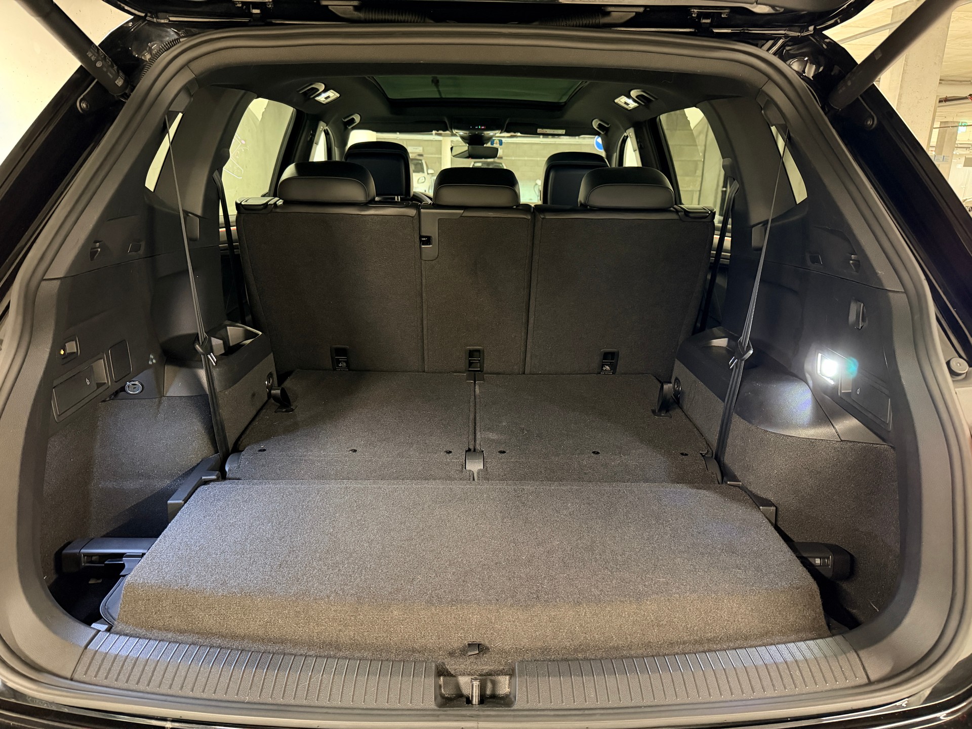 VW Tiguan Allspace 2.0TSI R-Line 4Motion DSG-image-18