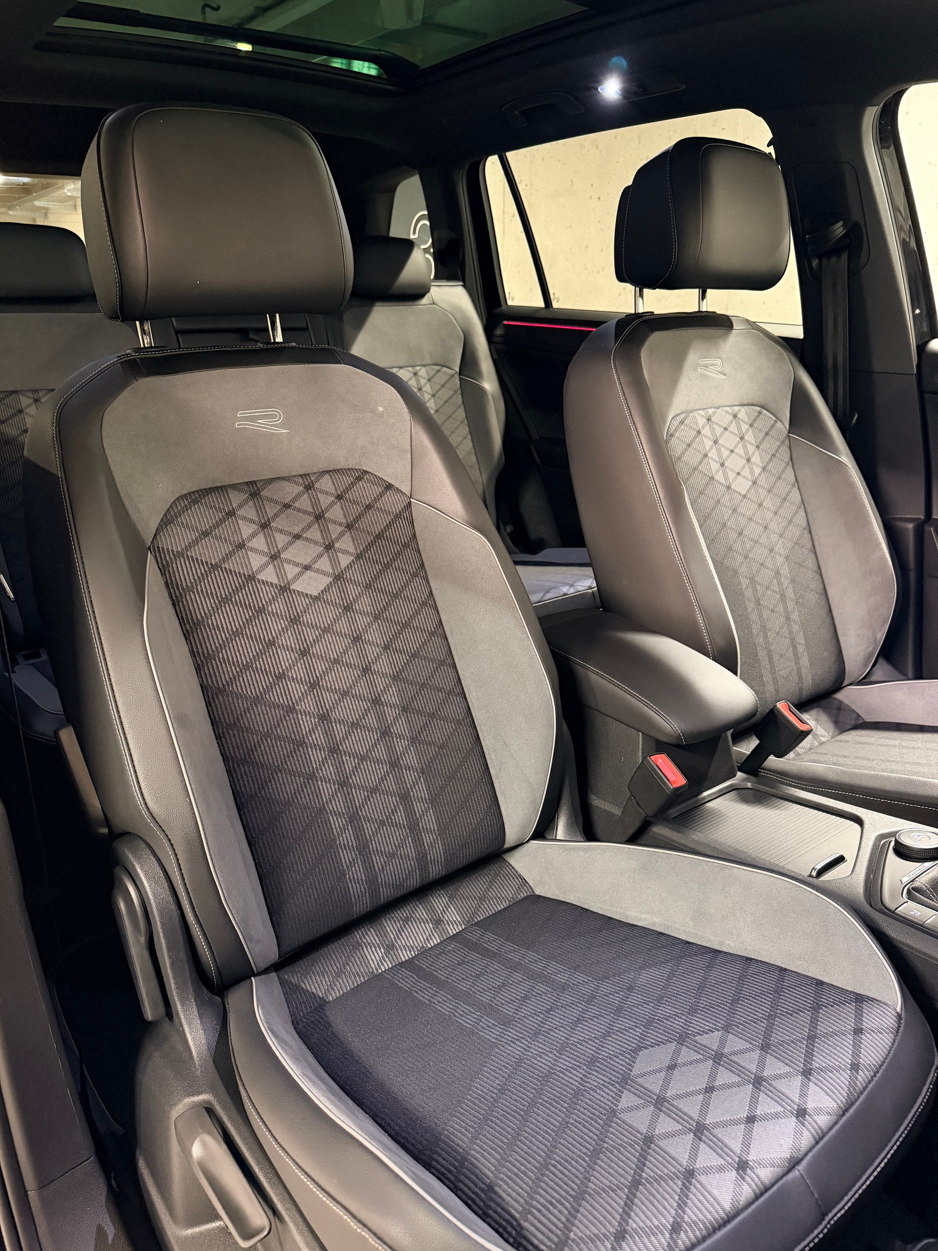 VW Tiguan Allspace 2.0TSI R-Line 4Motion DSG-image-23