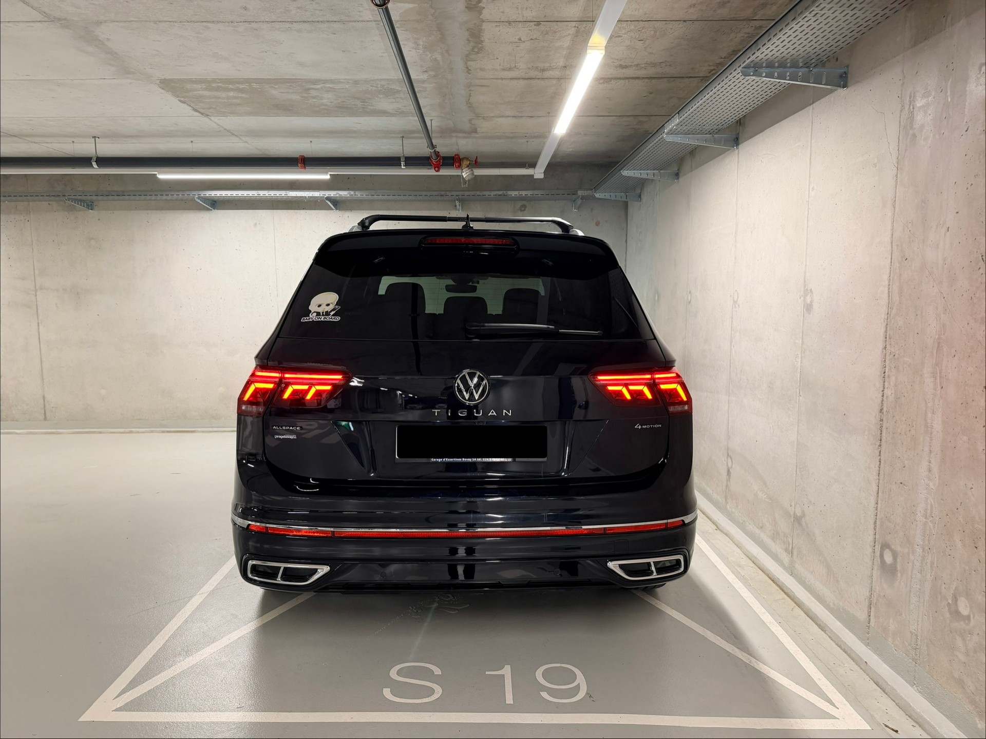 VW Tiguan Allspace 2.0TSI R-Line 4Motion DSG-image-3