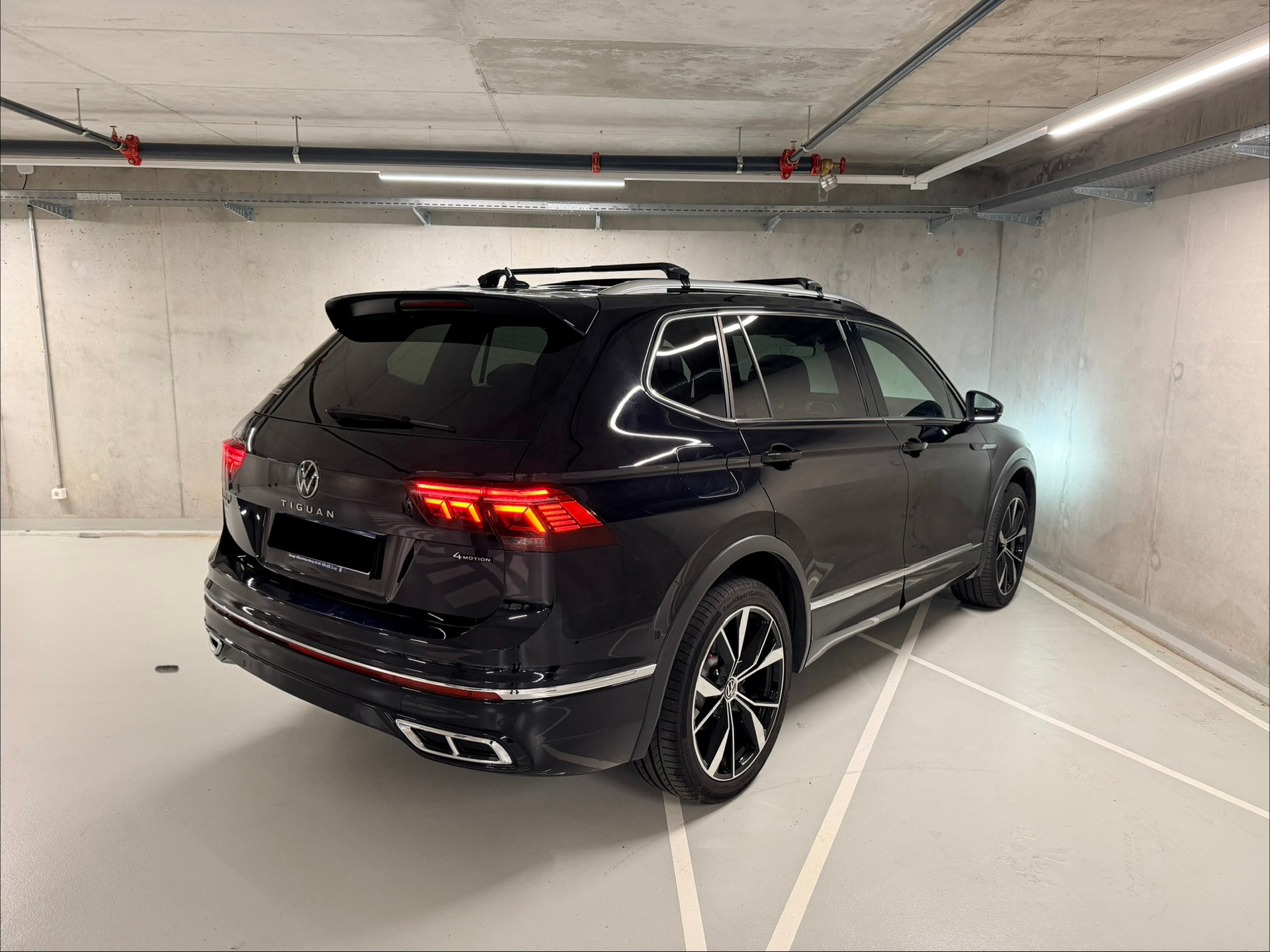 VW Tiguan Allspace 2.0TSI R-Line 4Motion DSG-image-4