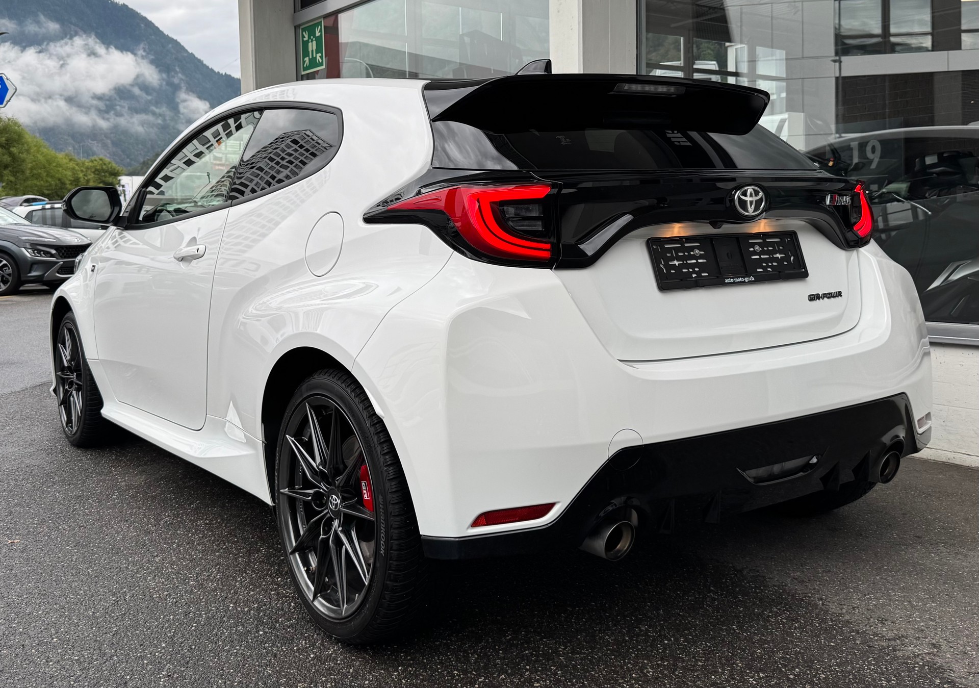 TOYOTA Yaris 1.6 GR Sport-image-3
