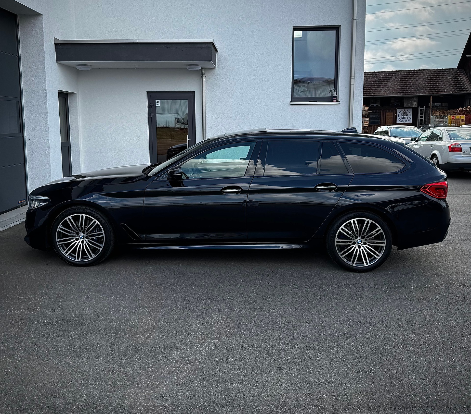 BMW 530d xDrive Touring Steptronic-image-6