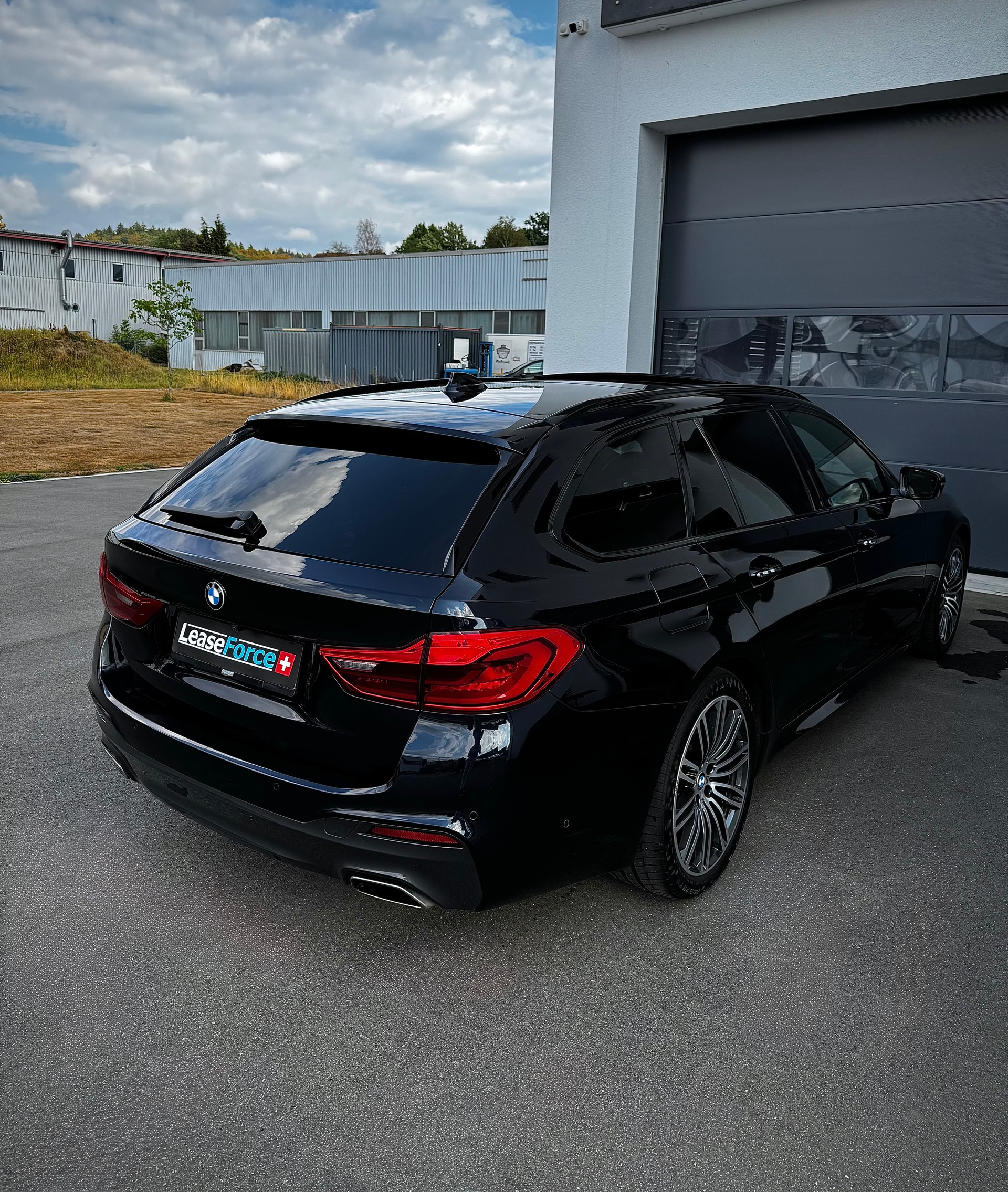 BMW 530d xDrive Touring Steptronic-image-3