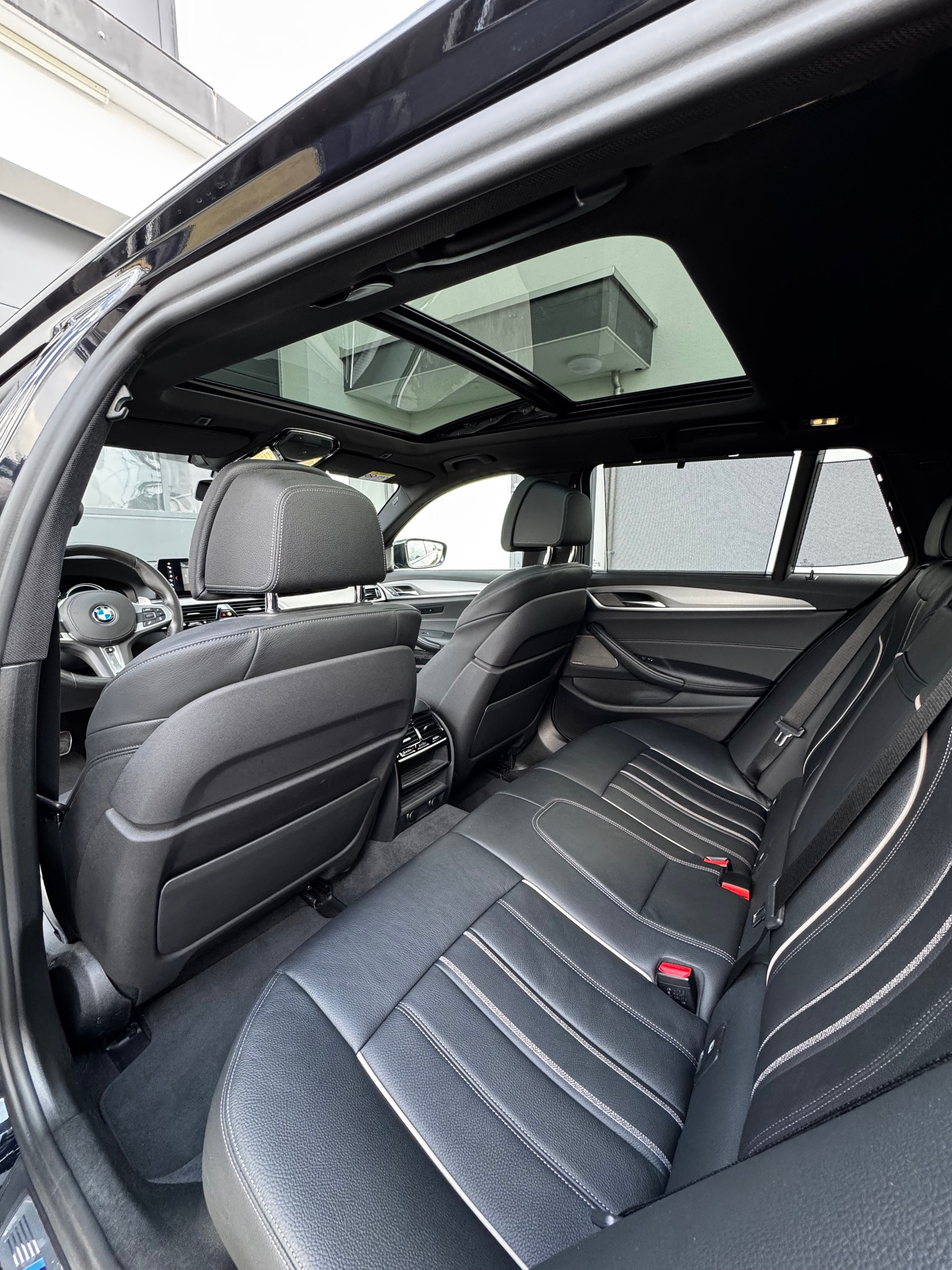 BMW 530d xDrive Touring Steptronic-image-13