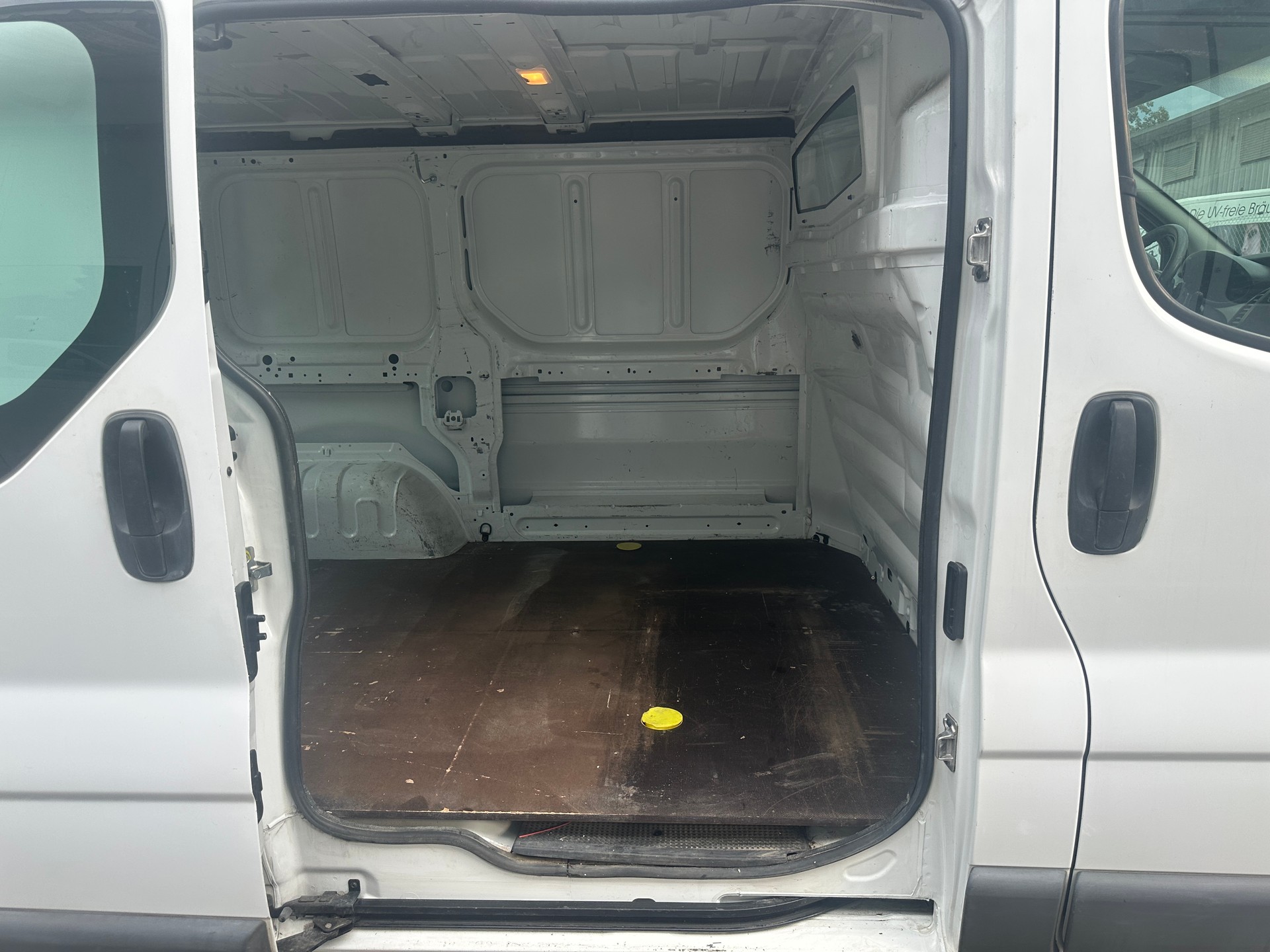 RENAULT Trafic 2.0 dCi 115 2.9t L1H1-image-7