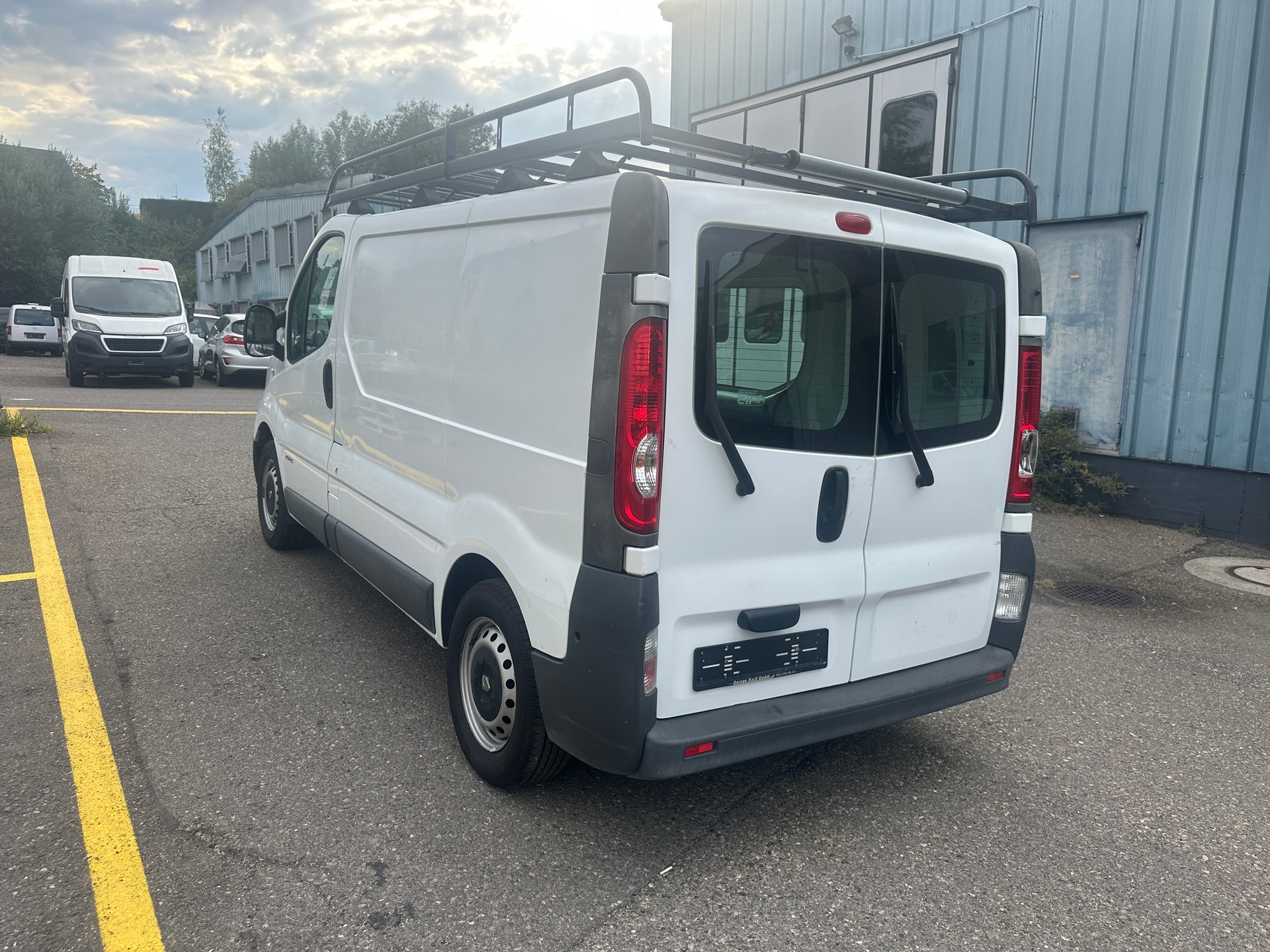 RENAULT Trafic 2.0 dCi 115 2.9t L1H1-image-3